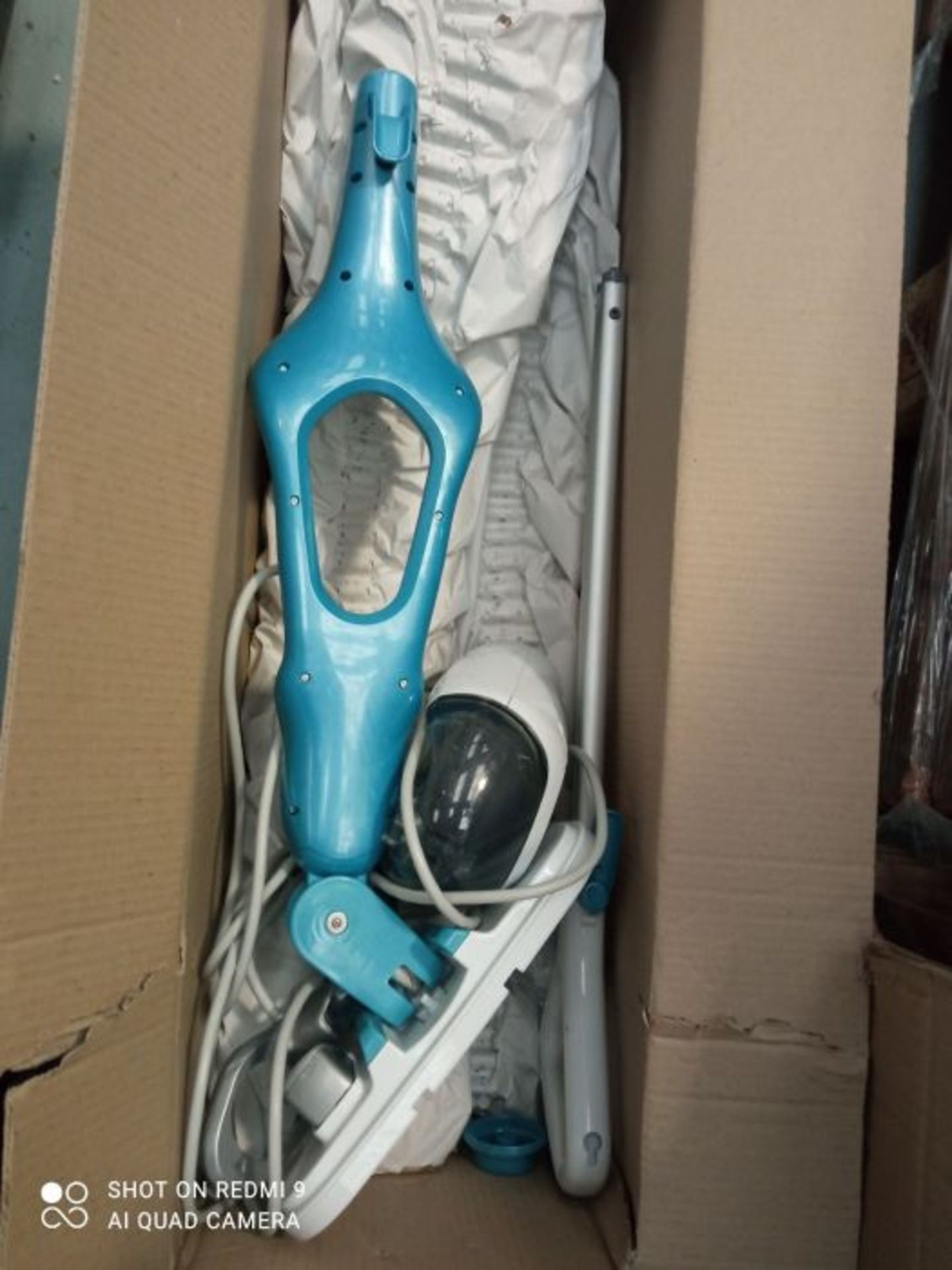 RRP £156.00 Black &amp; Decker FSMH Steam Mop 13 accessories Blanc / Bleu ciel - Image 3 of 3