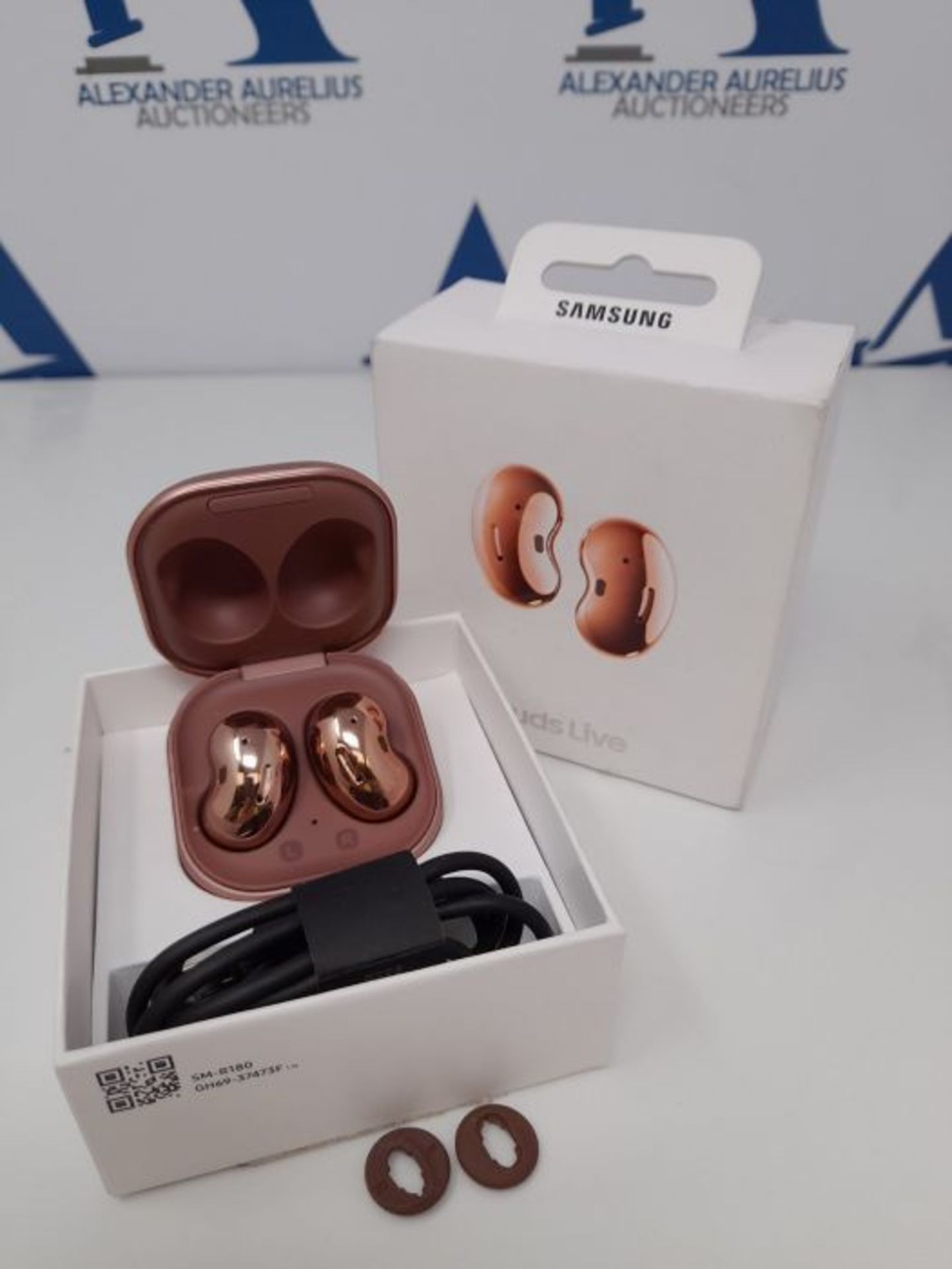 RRP £85.00 Samsung Galaxy Buds Live Wireless Earphones Mystic Bronze (UK Version) - Image 2 of 3