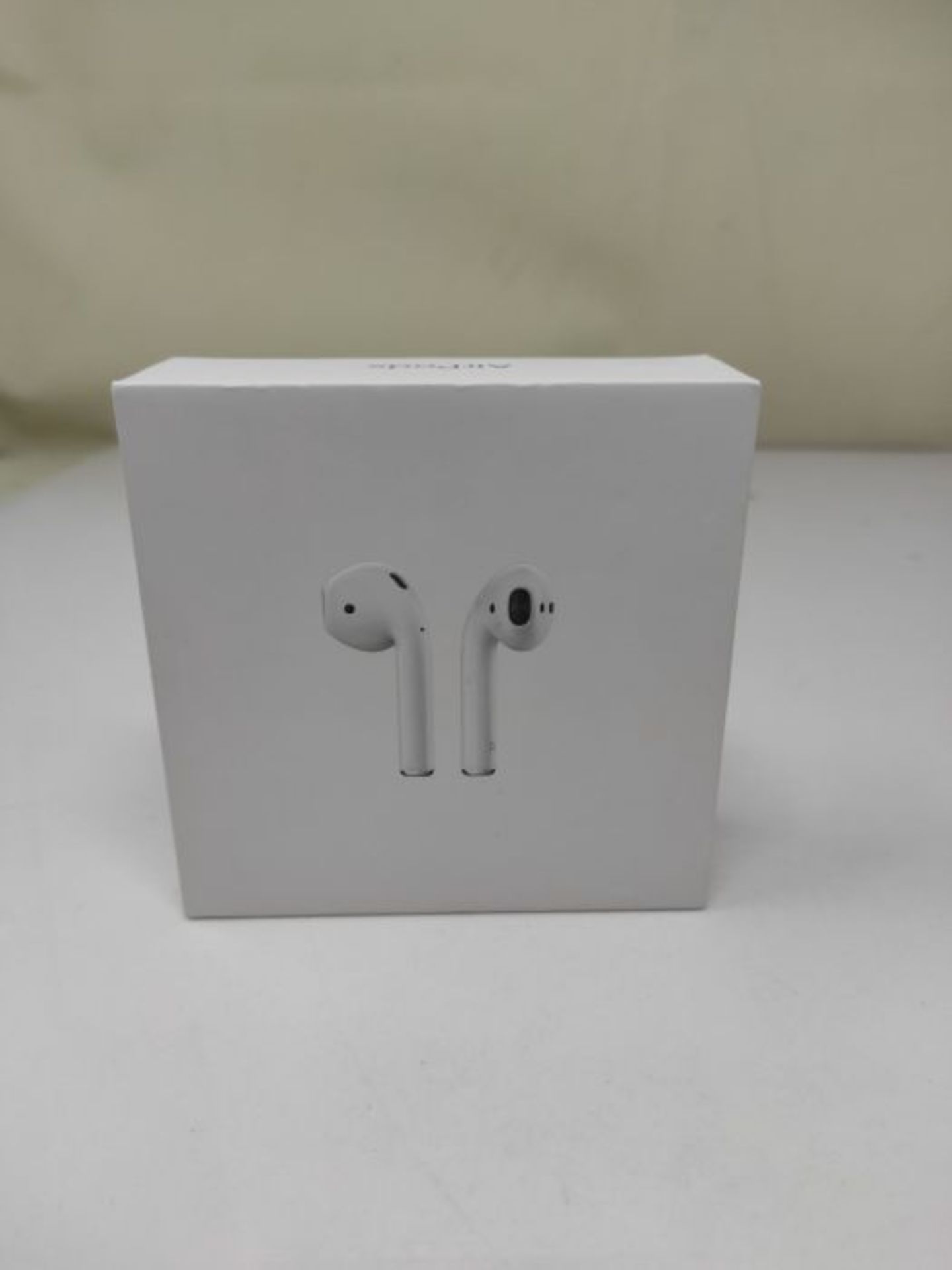 RRP £159.00 Apple AirPods with Charging Case (Wired) - Image 2 of 3