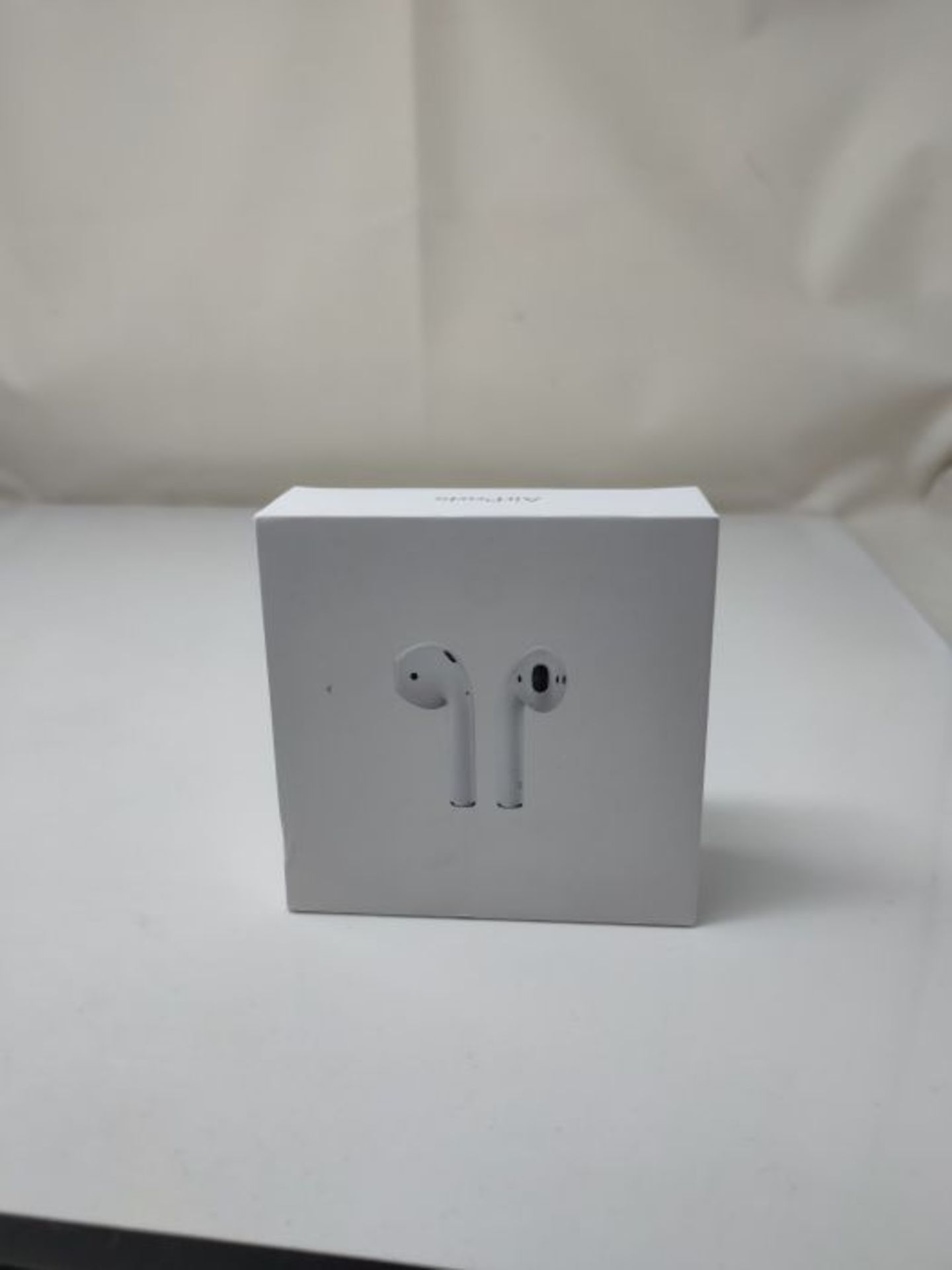 RRP £159.00 Apple AirPods with Charging Case (Wired) - Image 2 of 3