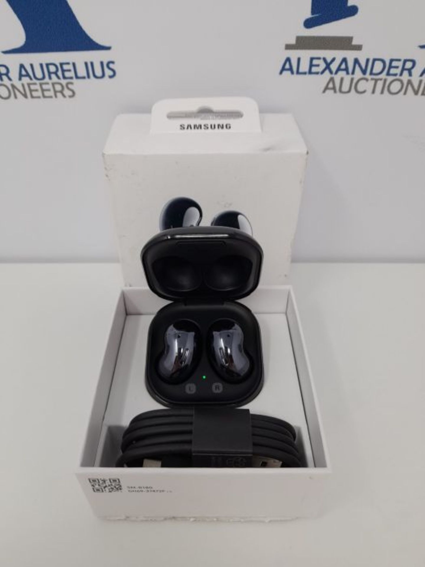 RRP £83.00 Samsung Galaxy Buds Live Wireless Earphones Mystic Black (UK Version) - Image 2 of 3