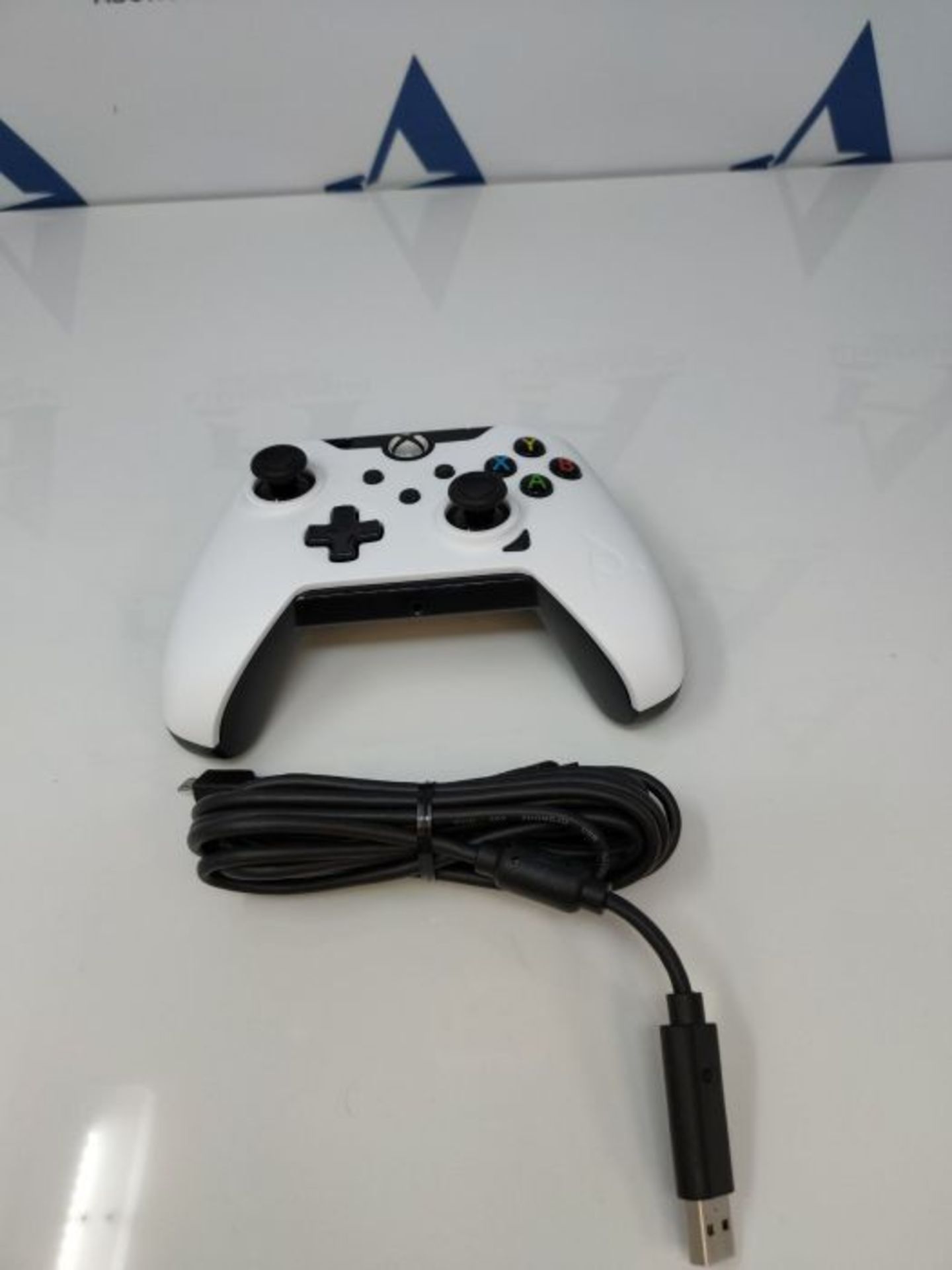 PDP Mando con cable para Xbox Series X, Blanco (Arctic White) - Image 3 of 3