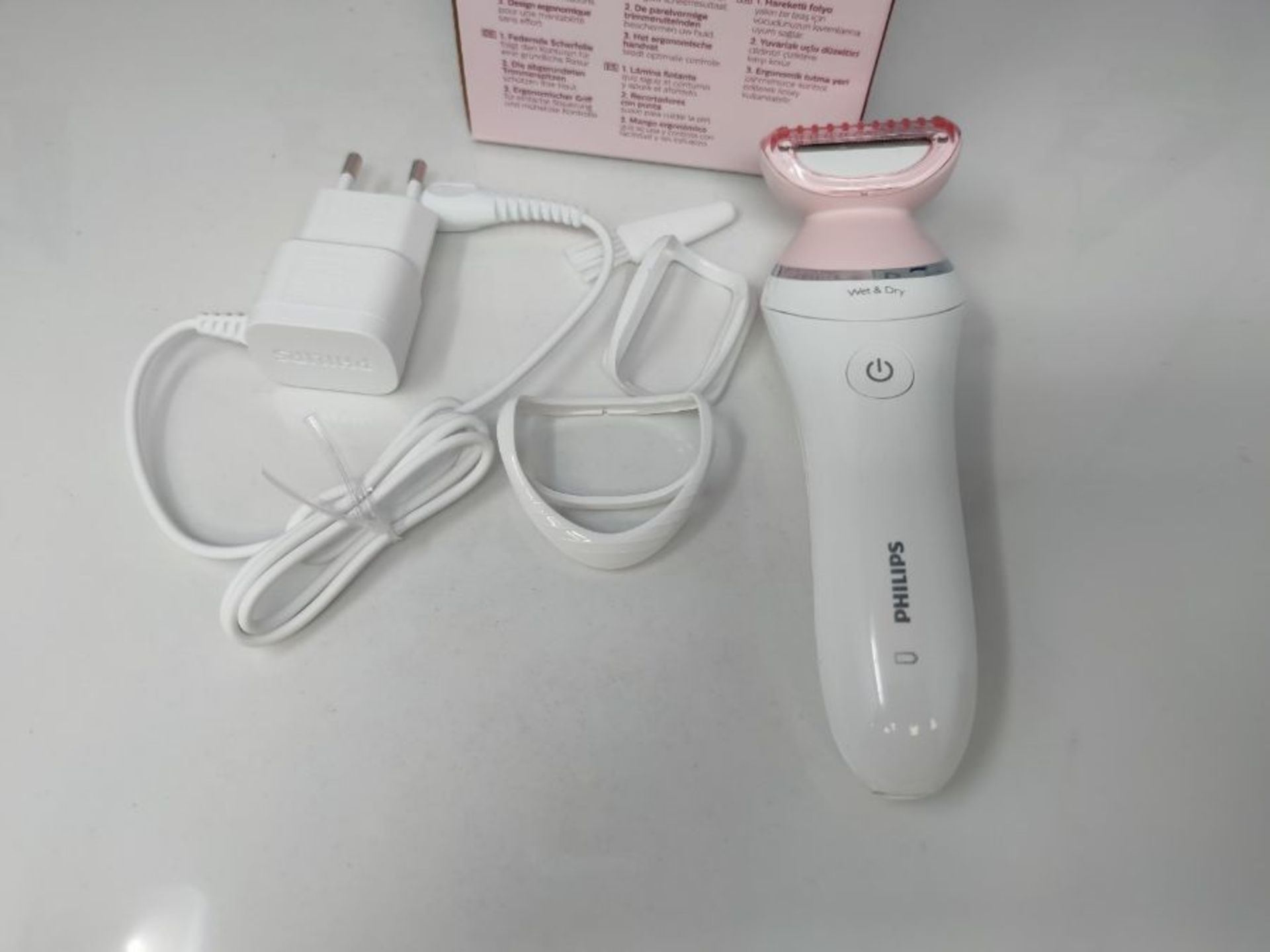 Philips SatinShave Advanced Wet and Dry Rechargeable Lady Shaver, Cordless Electric Ra - Image 3 of 3