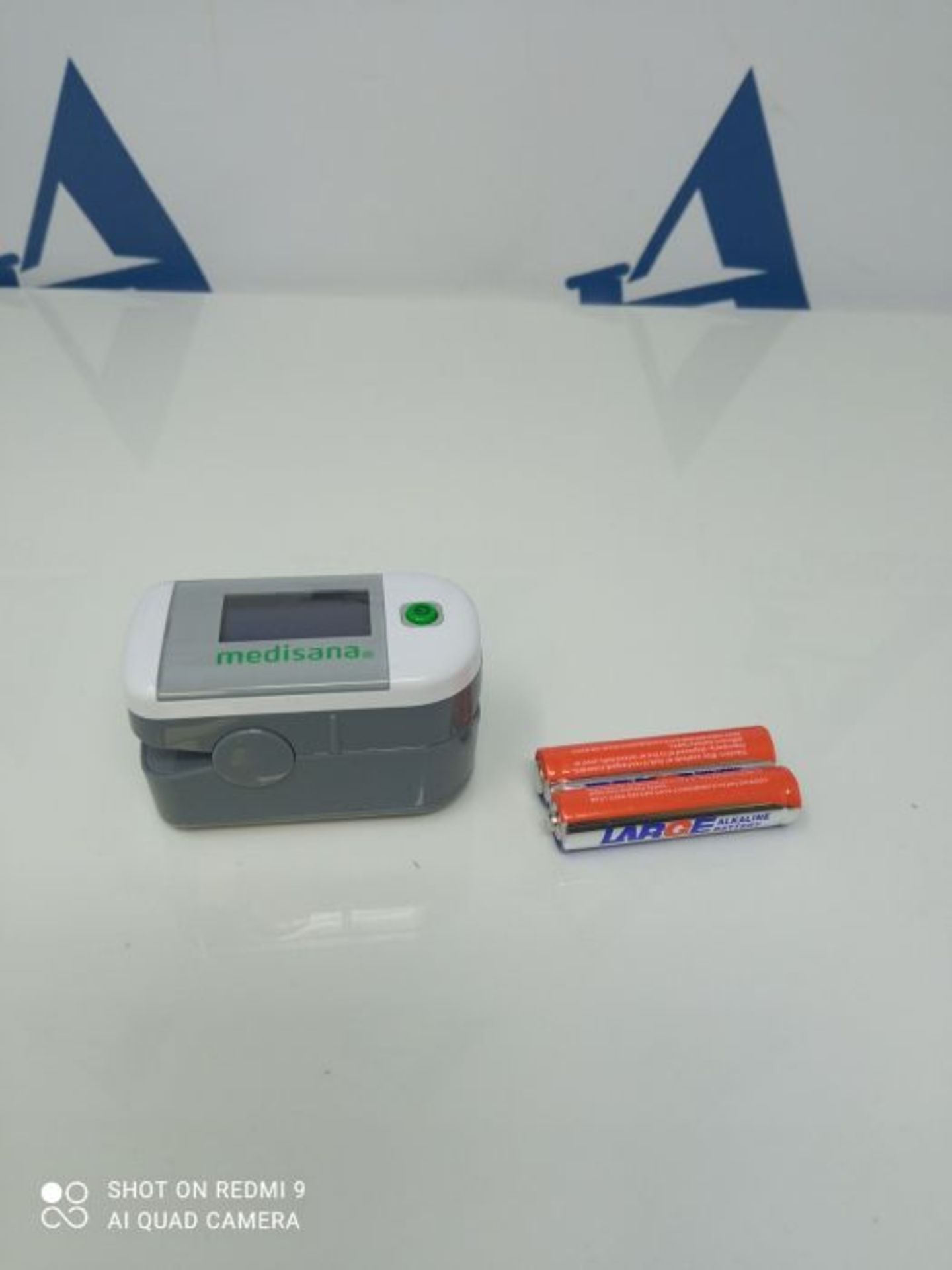 Medisana PM 100 Finger Pulse Oximeter - Precisely Measure Blood Oxygen Saturation + He - Image 3 of 3