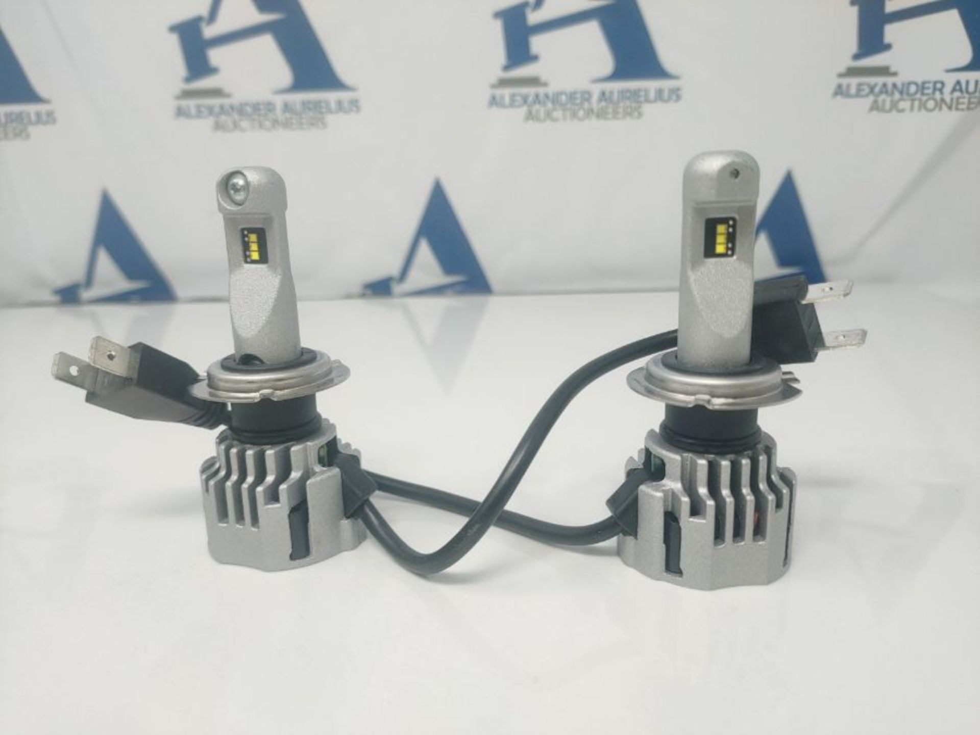 RRP £106.00 OSRAM NIGHT BREAKER H7-LED; bis zu 220 % mehr Helligkeit, erstes legales LED H7 Abblen - Image 2 of 2