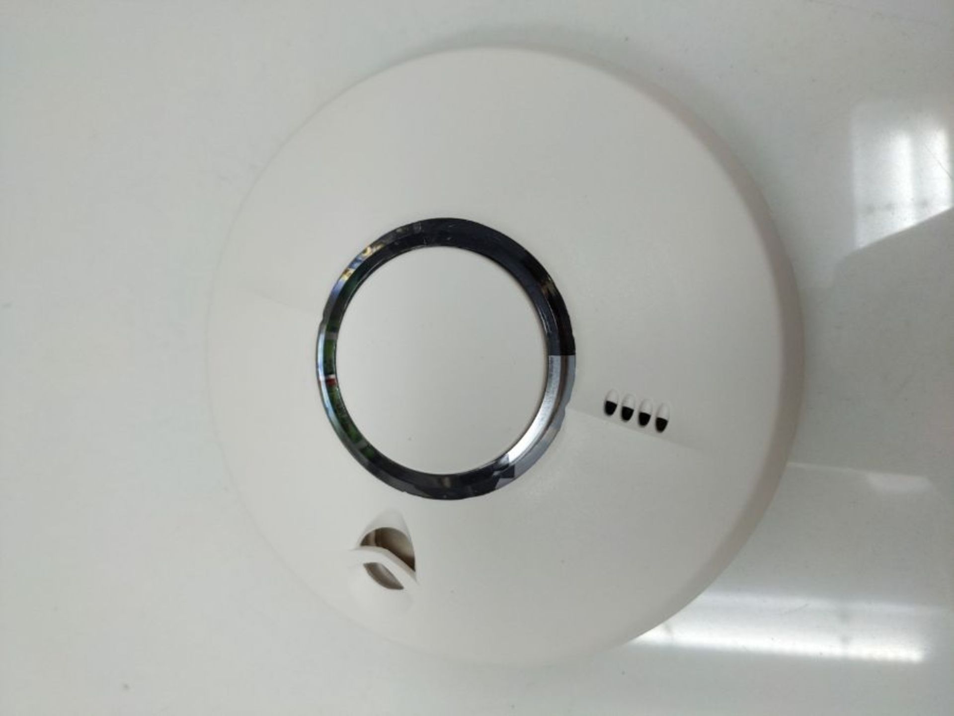 1x FireAngel battery powered smoke alarm with 10&nbsp;year battery for use in home liv - Image 3 of 3