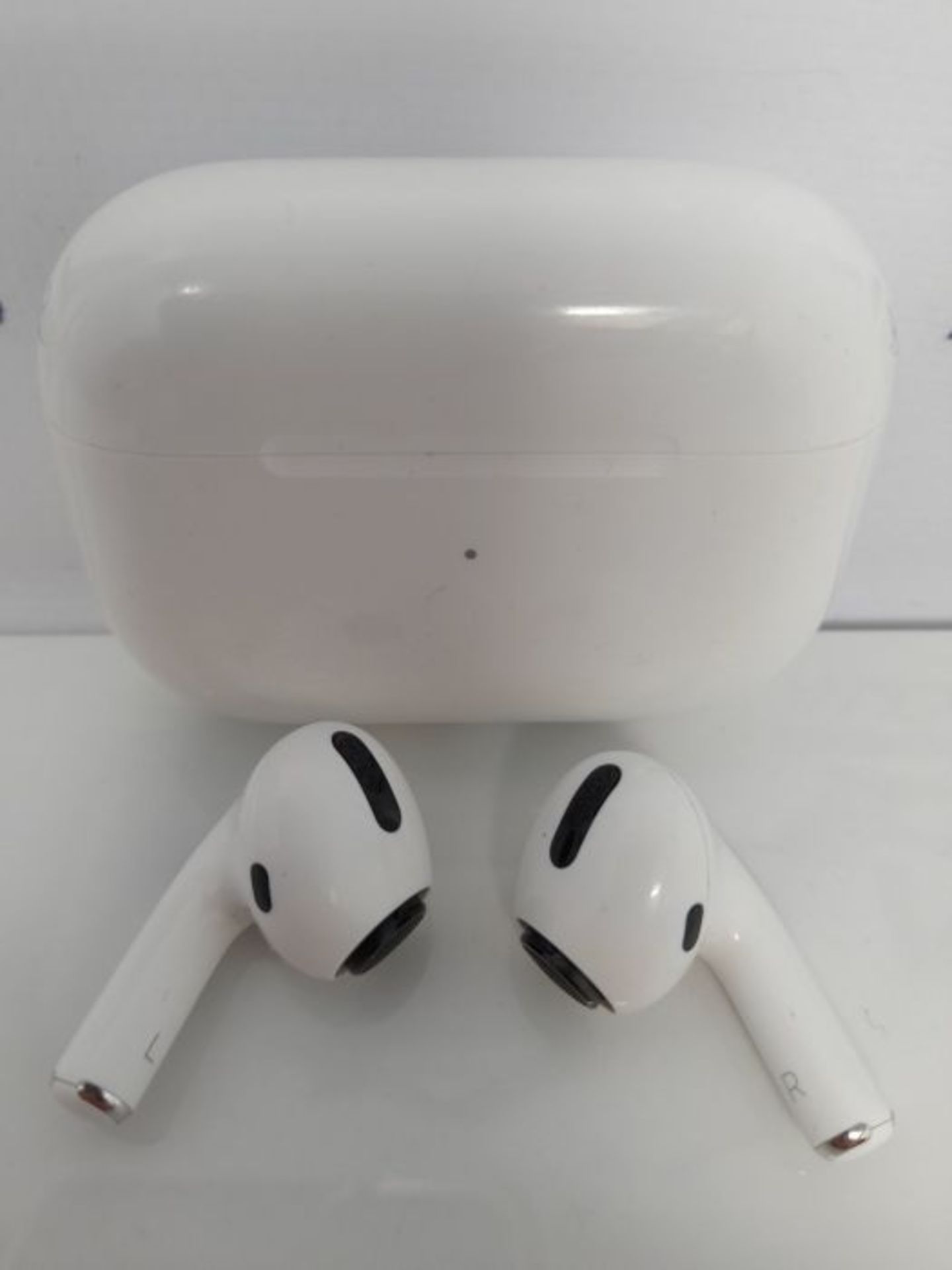 RRP £213.00 Apple AirPods Pro - Image 3 of 3