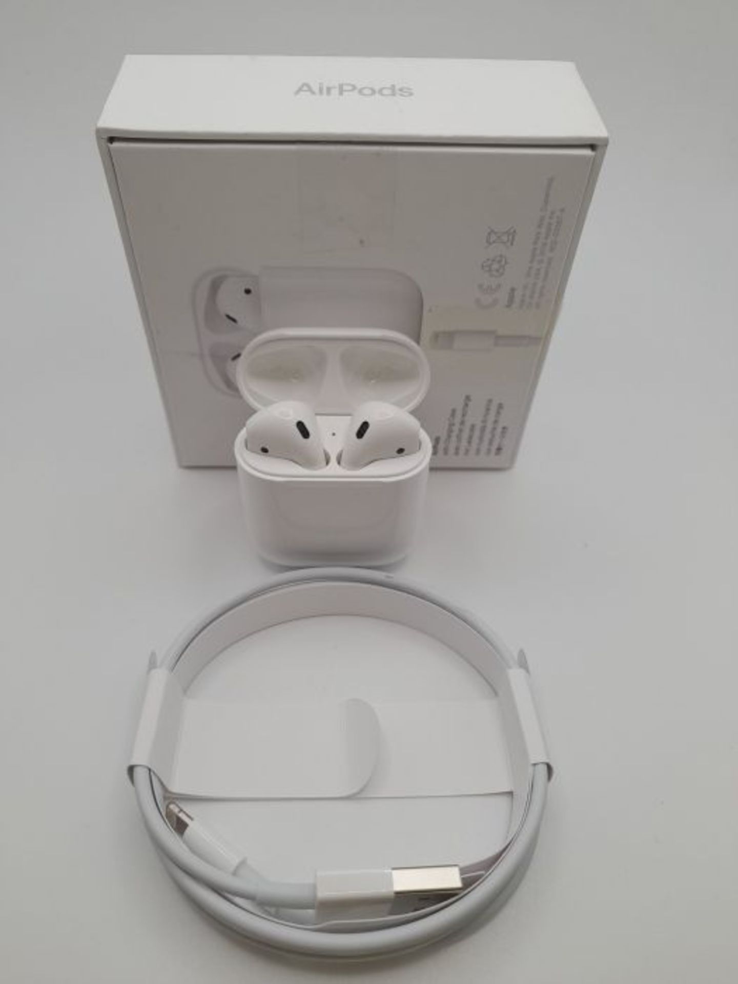 RRP £177.00 Apple AirPods with wired Charging Case (2nd generation) - Image 2 of 3