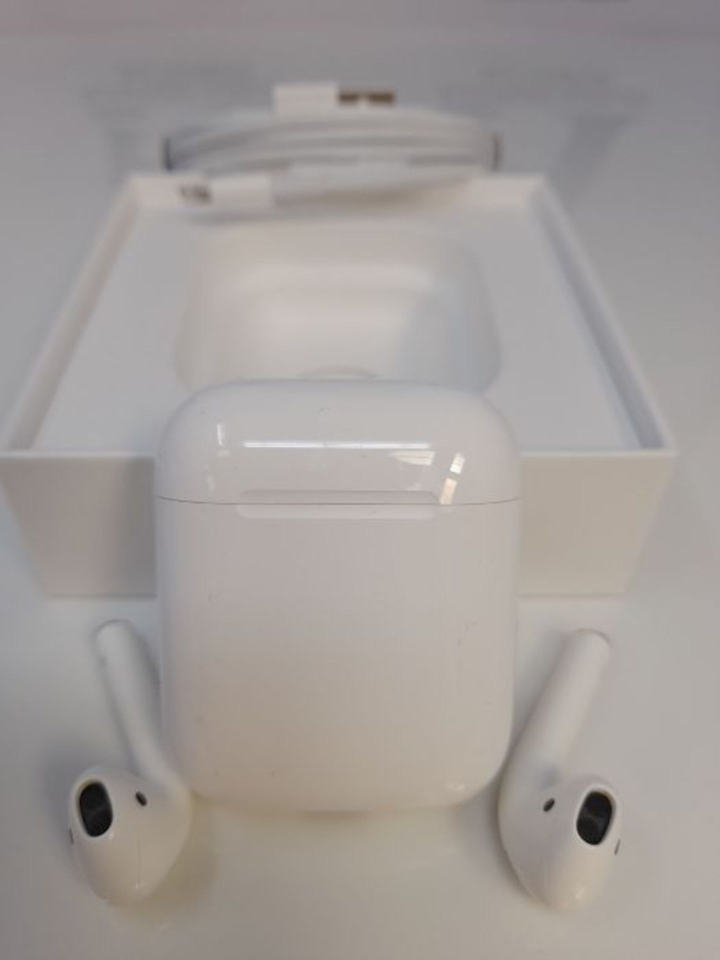 RRP £137.00 Apple AirPods with wired Charging Case (2nd generation) - Image 3 of 3