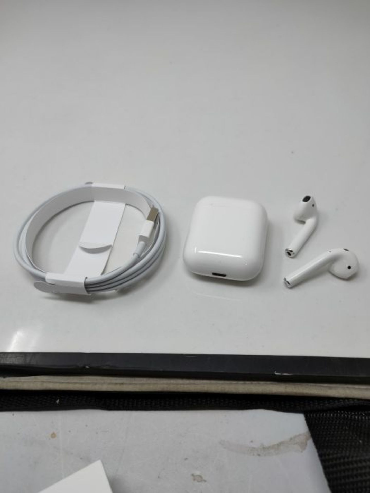 RRP £159.00 Apple AirPods with Charging Case (Wired) - Image 3 of 3