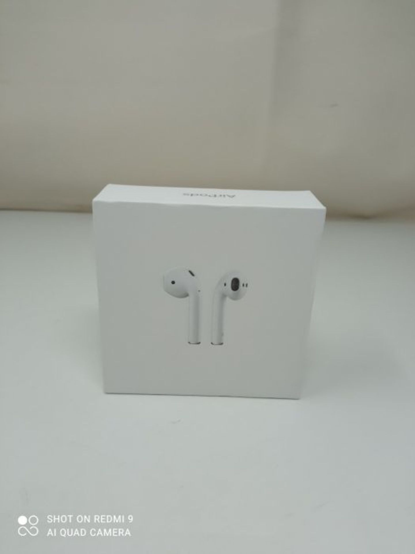 RRP £159.00 Apple AirPods with Charging Case (Wired) - Image 2 of 3