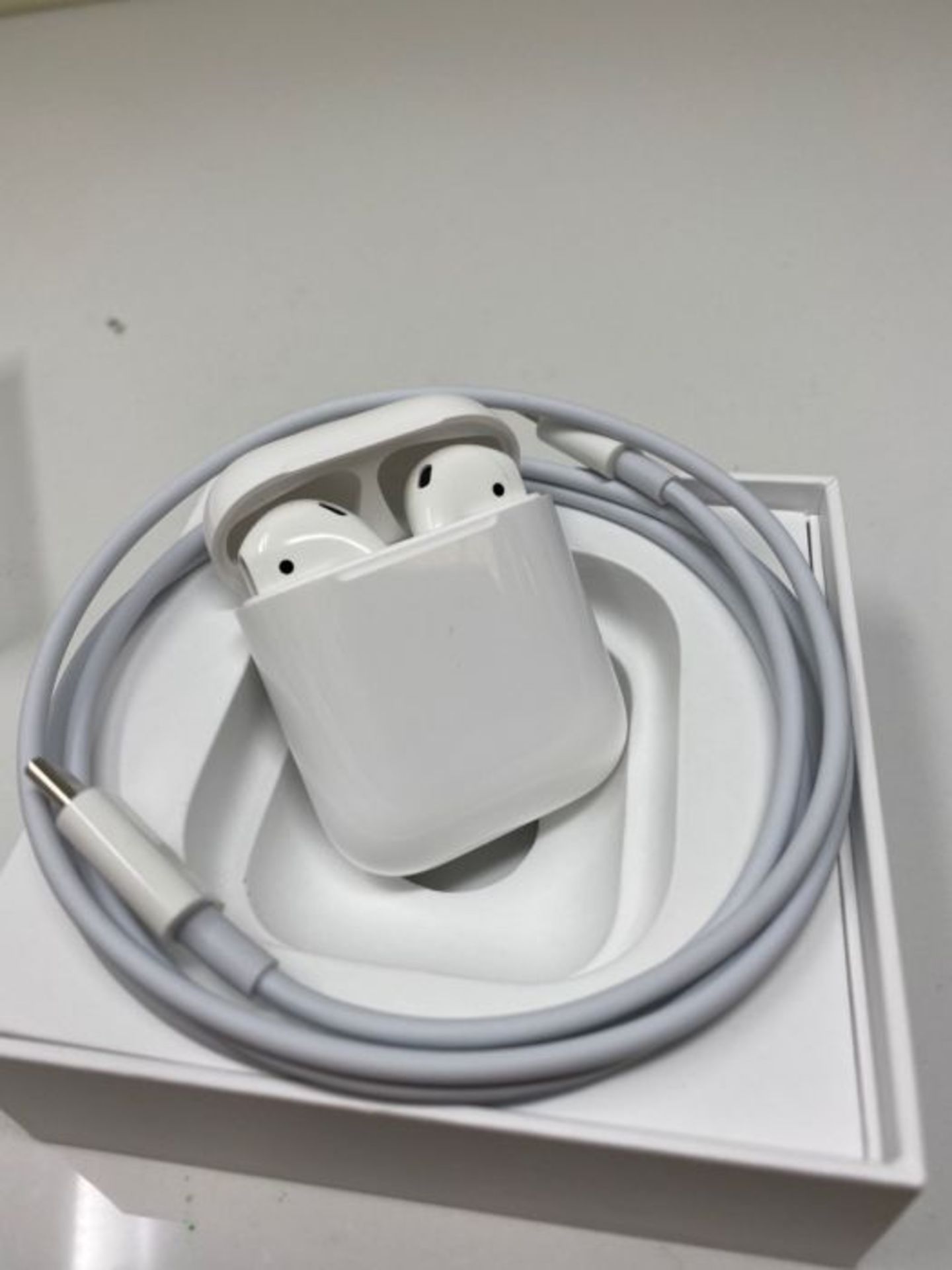 RRP £159.00 Apple AirPods with Charging Case (Wired) - Image 3 of 3