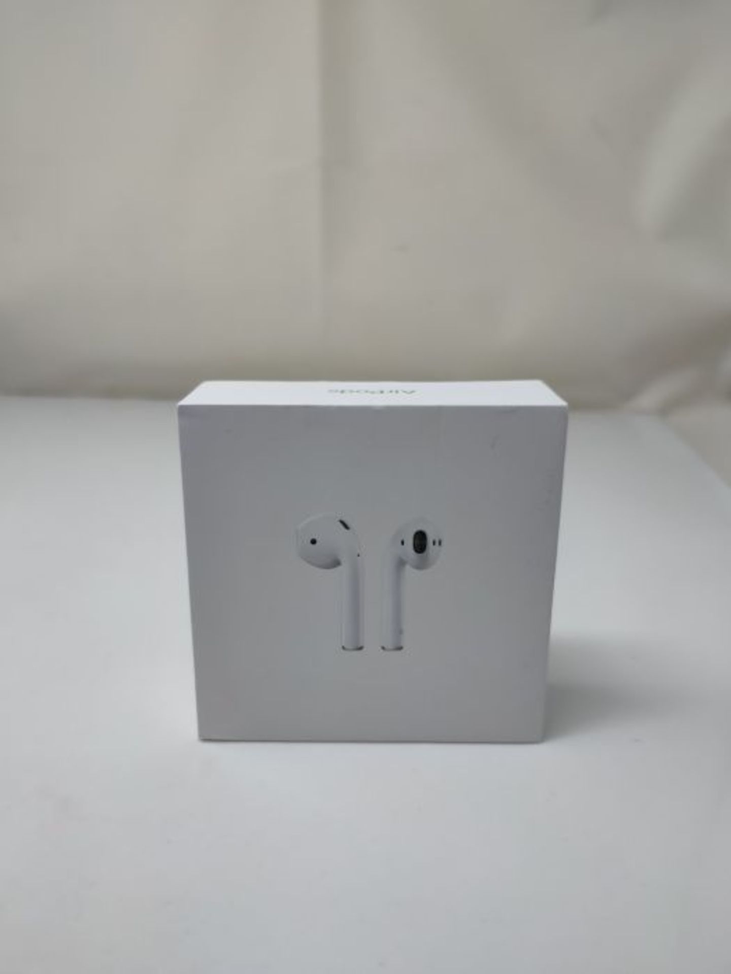 RRP £159.00 Apple AirPods with Charging Case (Wired) - Image 2 of 3