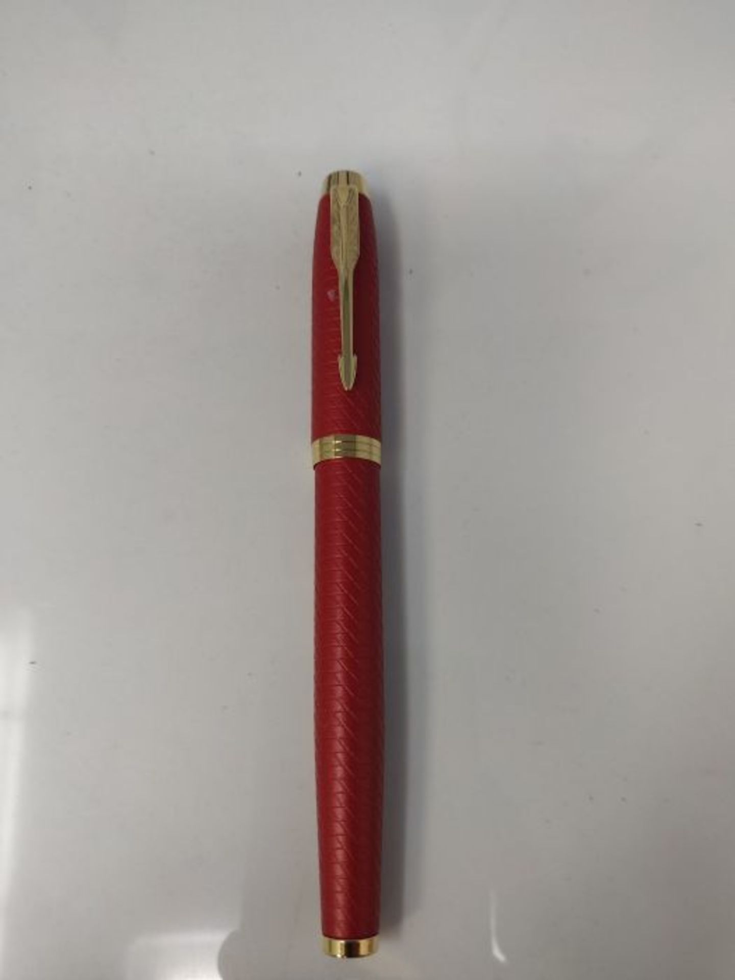 Parker IM penna roller | Rosso laccato premium con finiture in oro | Punta fine con ri - Image 3 of 3