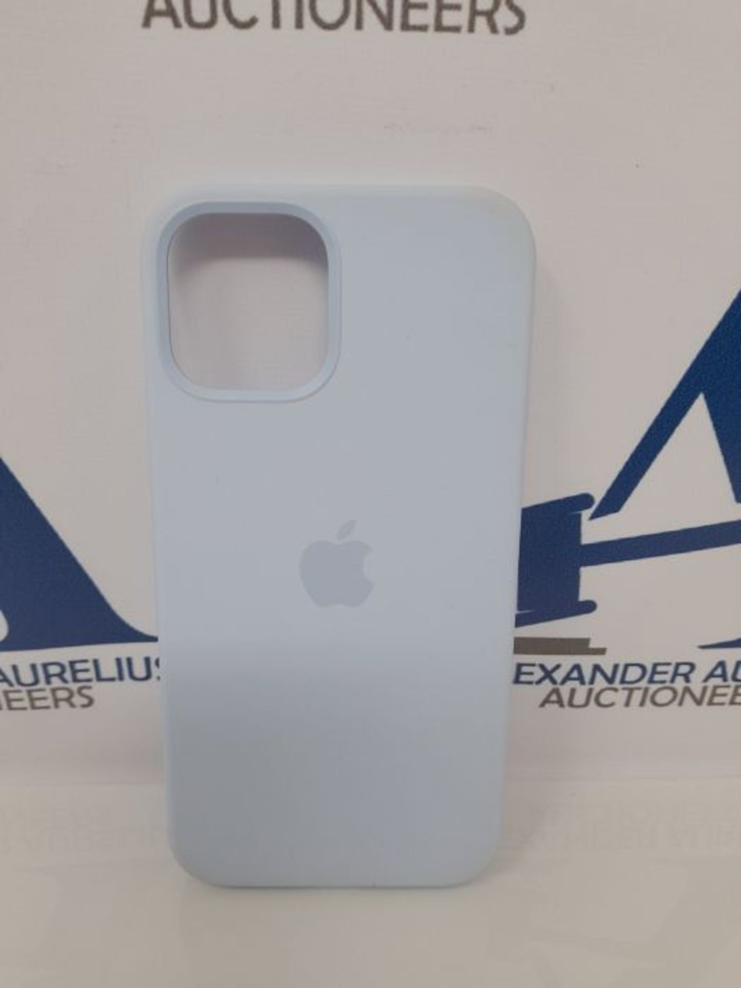 Apple SilikonÂ Case mit MagSafe (fÃ¼r iPhone 12 | 12 Pro) - Wolkenblau - Image 2 of 3