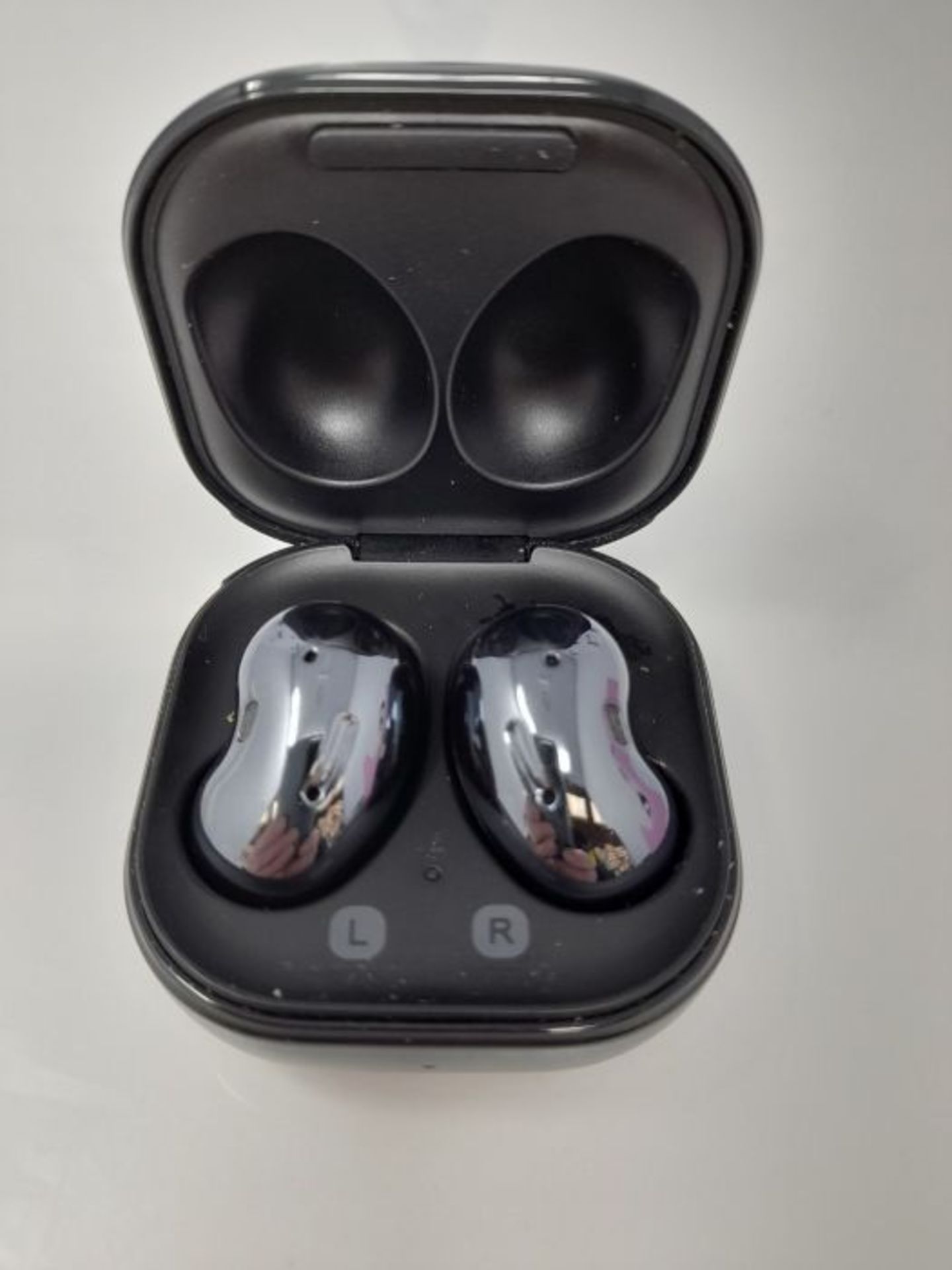 RRP £83.00 Samsung Galaxy Buds Live Wireless Earphones Mystic Black (UK Version) - Image 2 of 3