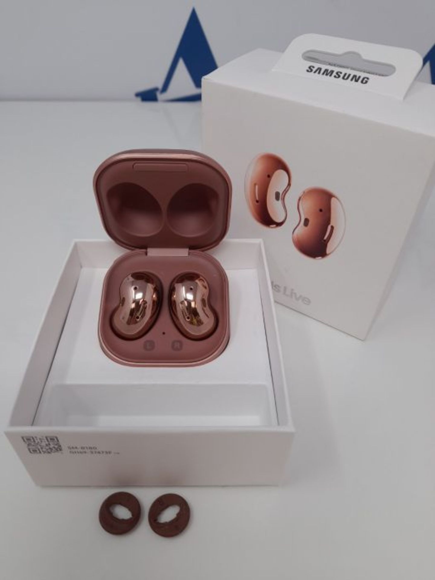 RRP £85.00 Samsung Galaxy Buds Live Wireless Earphones Mystic Bronze (UK Version) - Image 2 of 3