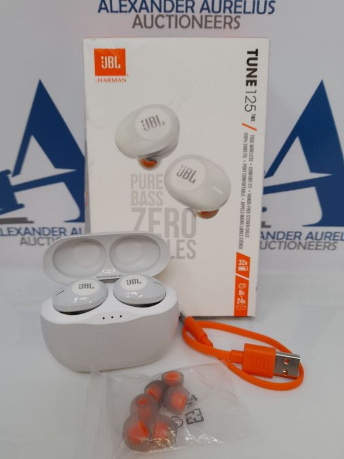 RRP £84.00 JBL Tune 125 TWS In-Ear Earphones - True Wireless Bluetooth headphones with powerful b - Image 2 of 3