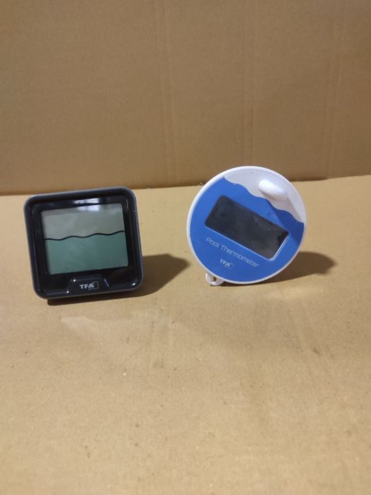 TFA Dostmann Marbella Wireless Pool Thermometer, Black, L110 x W110 x H210 mm - Image 3 of 3