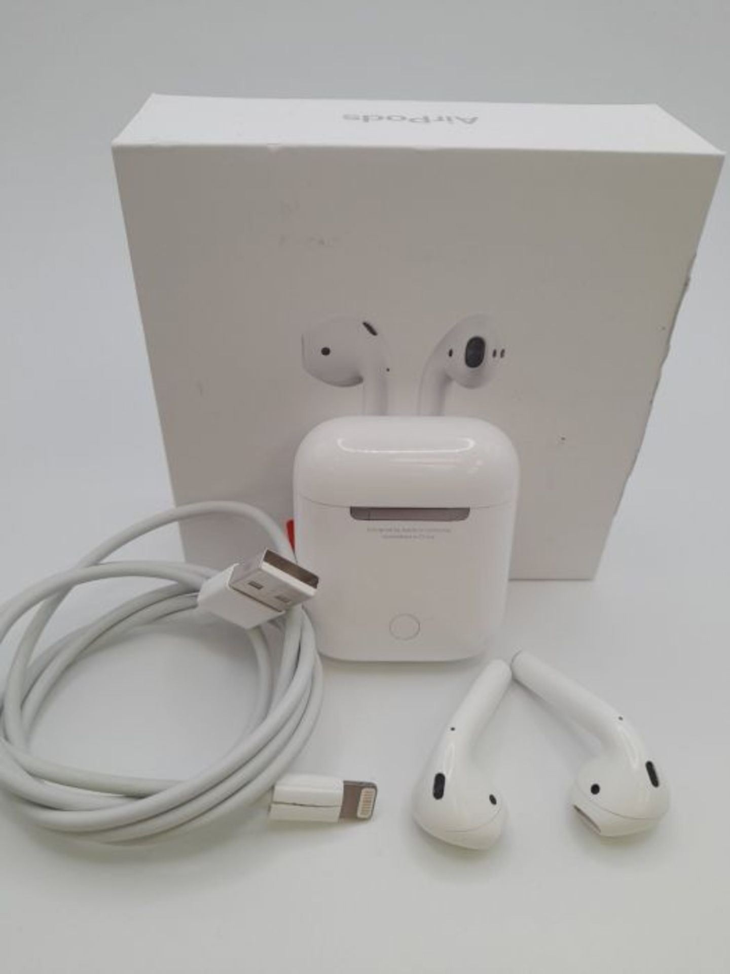 RRP £177.00 Apple AirPods with wired Charging Case (2nd generation) - Image 3 of 3