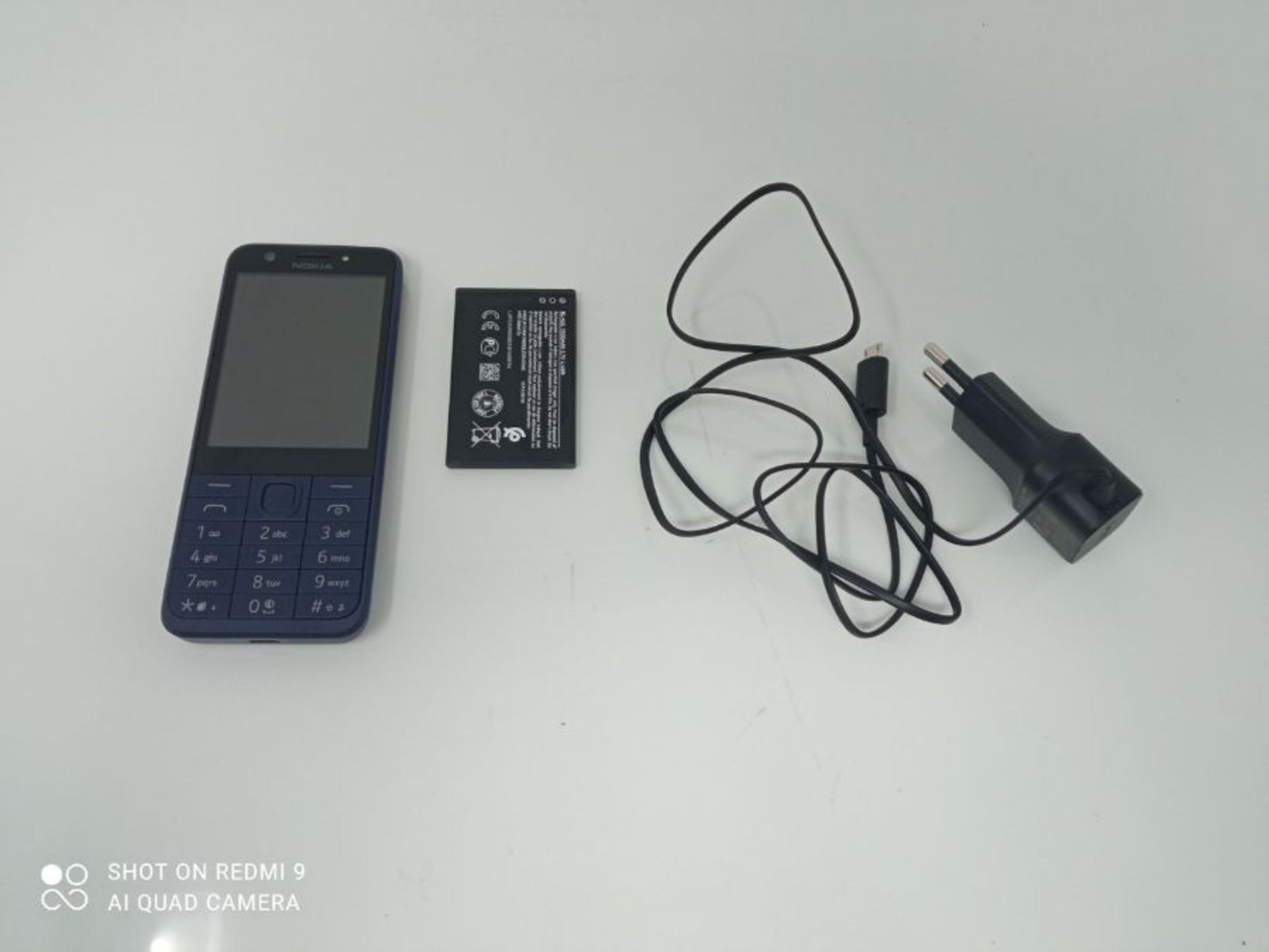 RRP £68.00 Nokia 230 Smartphone (7,11 cm (2,8 Zoll), 16MB, 2 Megapixel, Betriebssystem Series 30+ - Image 3 of 3