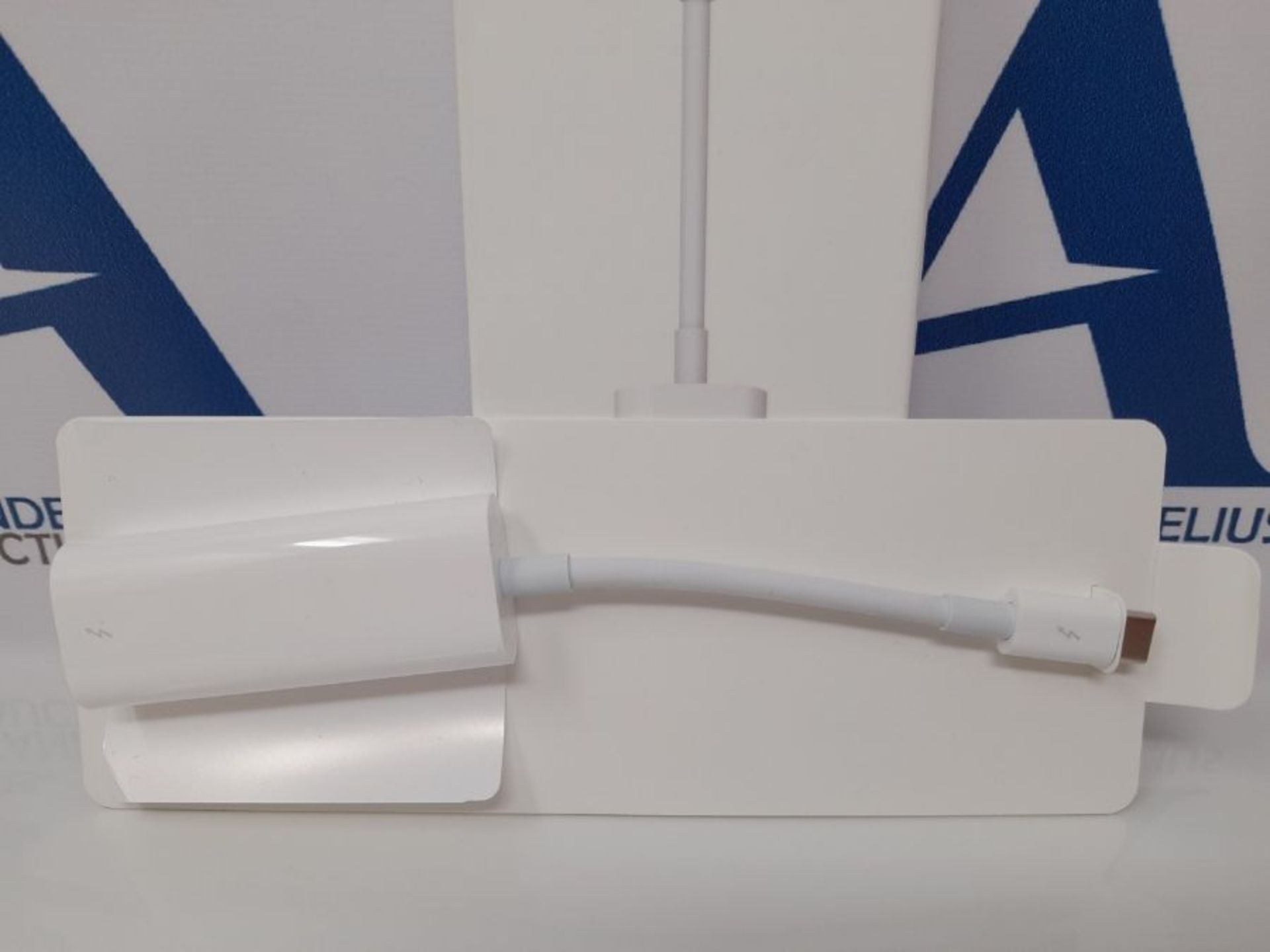 Apple Adattatore da ThunderboltÂ 3 (USB-C) a ThunderboltÂ 2 - Image 3 of 3