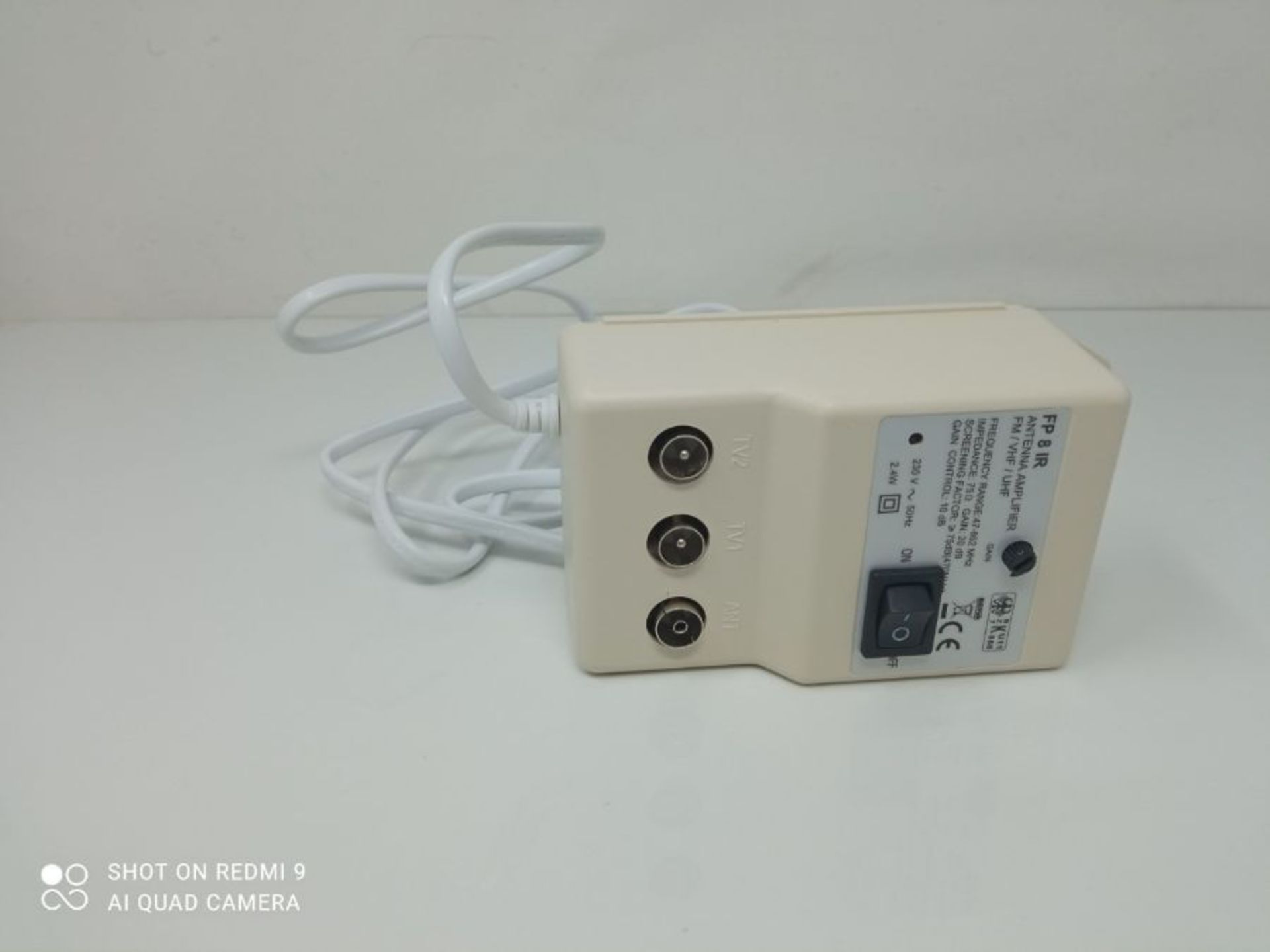 Antenna amplifier for 2 devices, 20dB, adjustable, IEC 2x plug/ 1x socket - Image 2 of 2