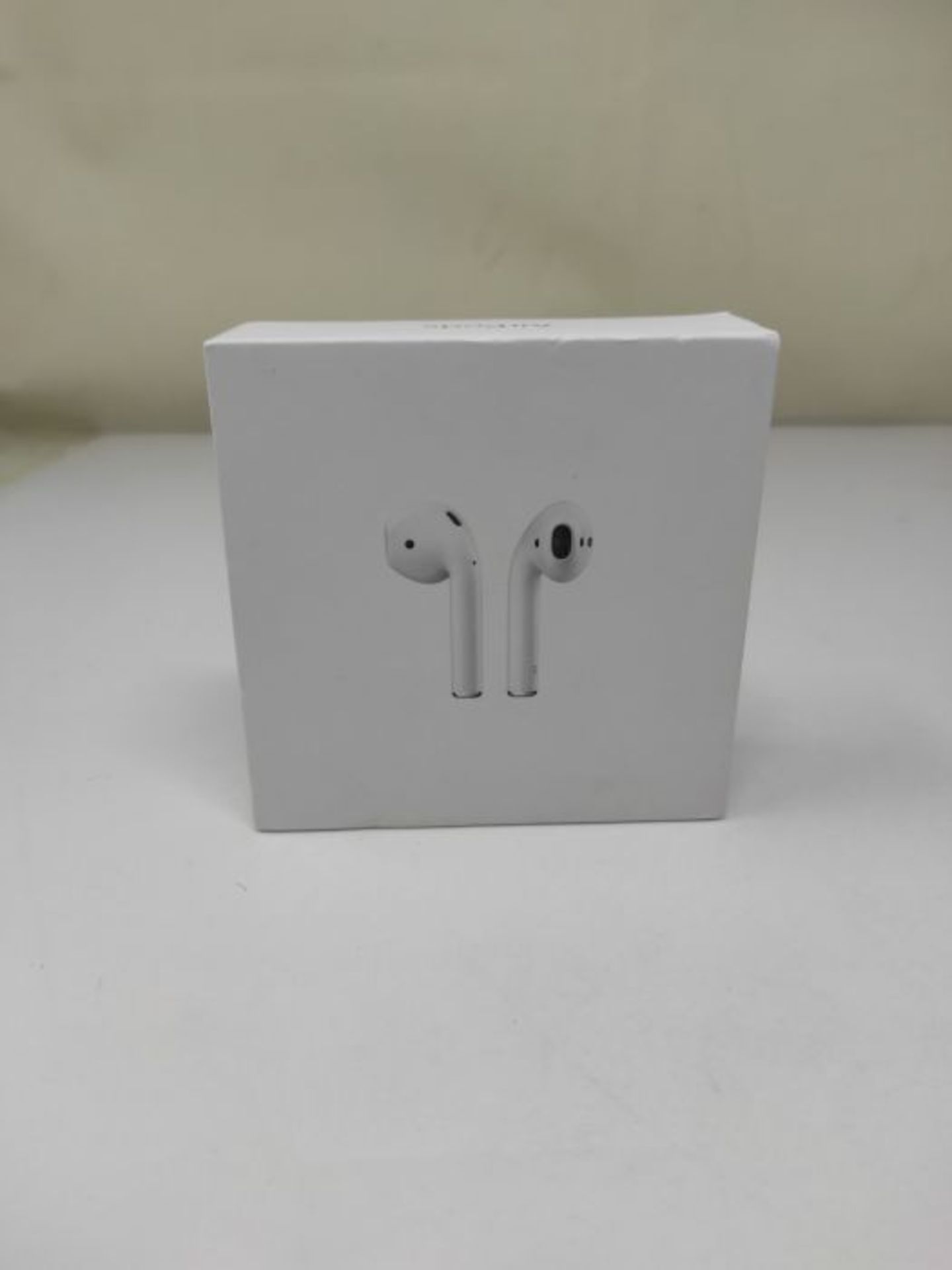 RRP £159.00 Apple AirPods with Charging Case (Wired) - Image 2 of 3