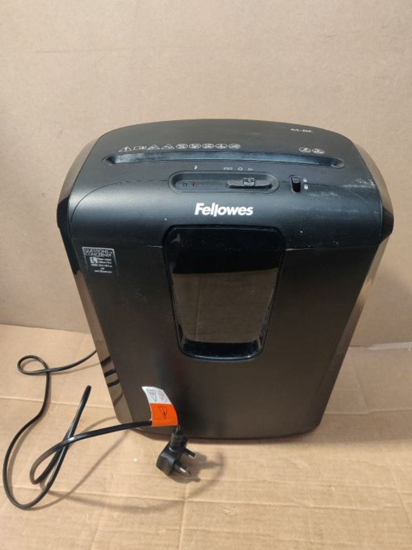 RRP £54.00 Fellowes Powershred M-8C 8 Sheet Cross Cut Personal Shredder with Safety Lock - Image 3 of 3
