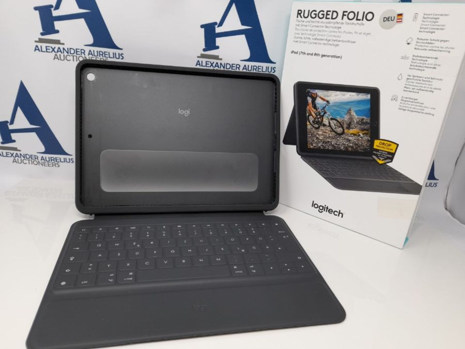 RRP £101.00 Logitech Rugged Folio for iPad (7th, 8th, & 9th generation) Protective Keyboard Case, - Image 2 of 3