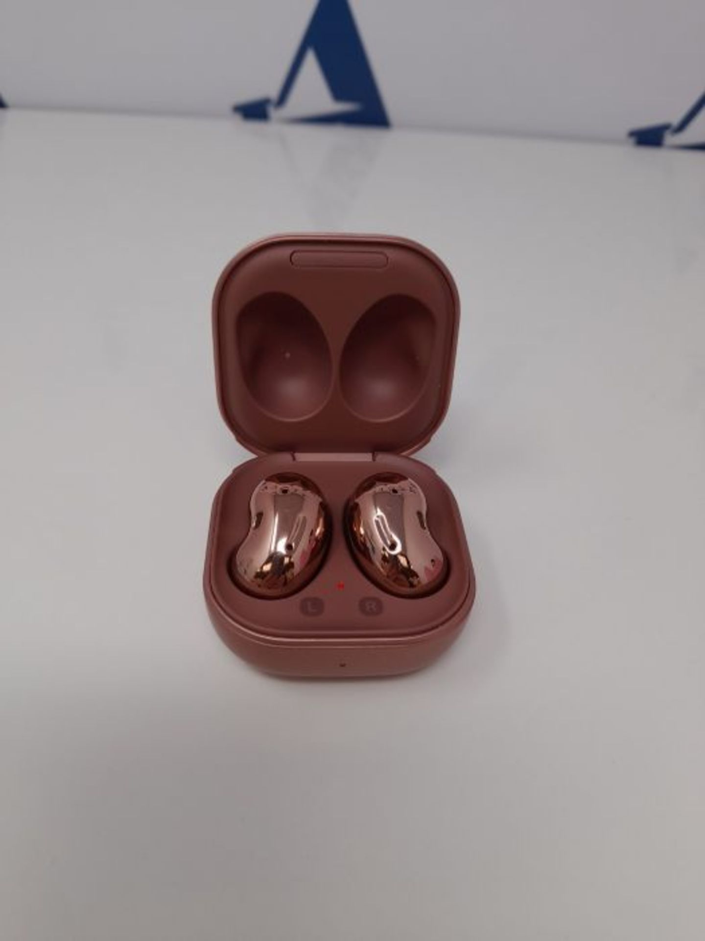 RRP £85.00 Samsung Galaxy Buds Live Wireless Earphones Mystic Bronze (UK Version) - Image 2 of 3