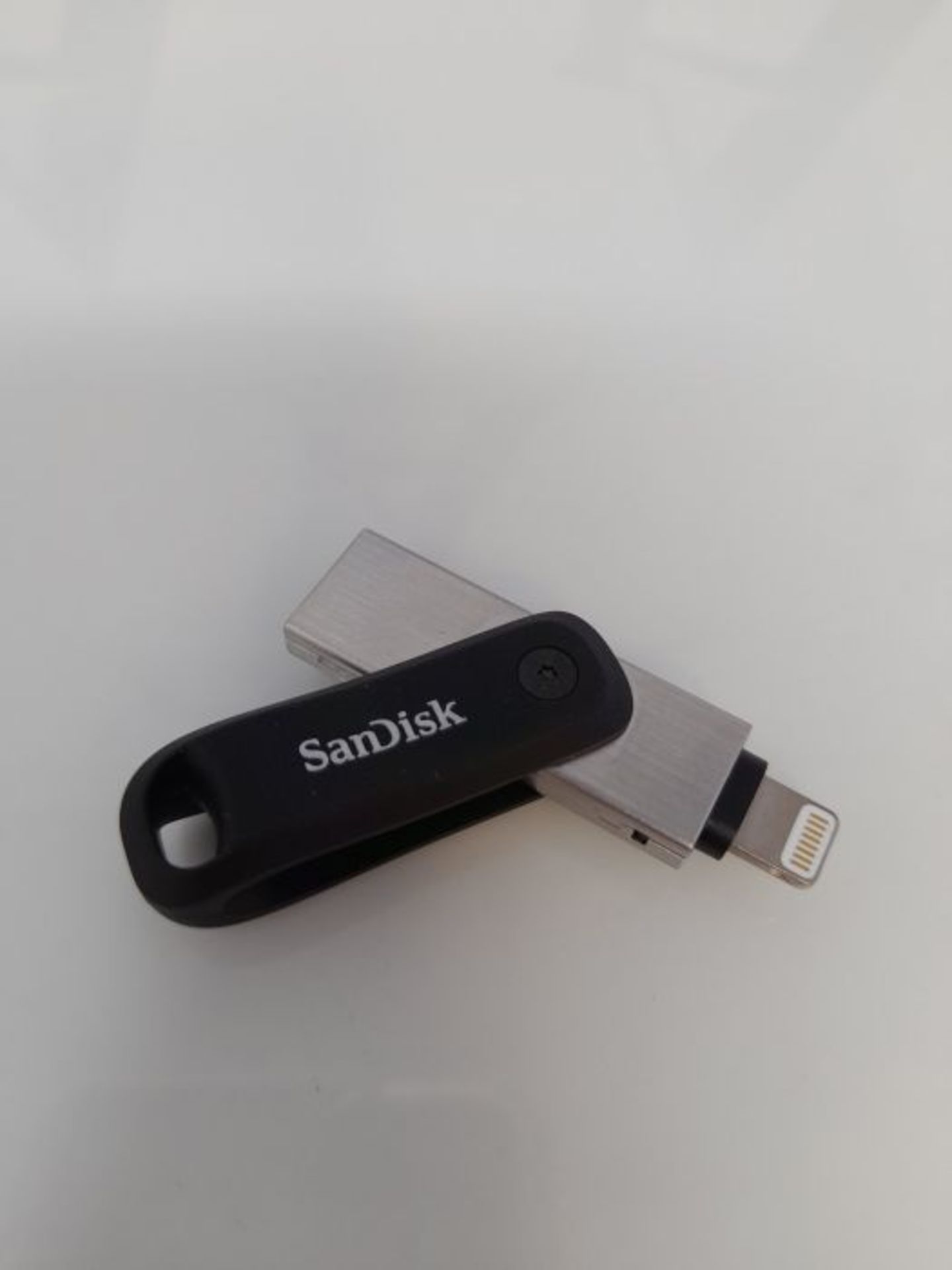 RRP £51.00 SanDisk 128GB iXpand USB Flash Drive Go for your iPhone and iPad - Image 2 of 3