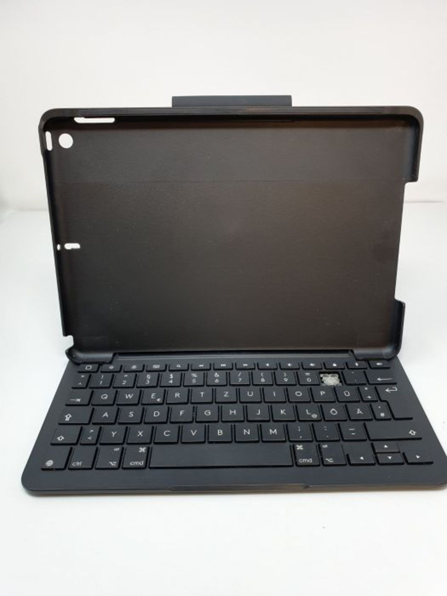 RRP £70.00 Logitech SLIM FOLIO iPad Keyboard Case 10.2 Inch, QWERTZ German Layout - Graphite Blac - Image 3 of 3