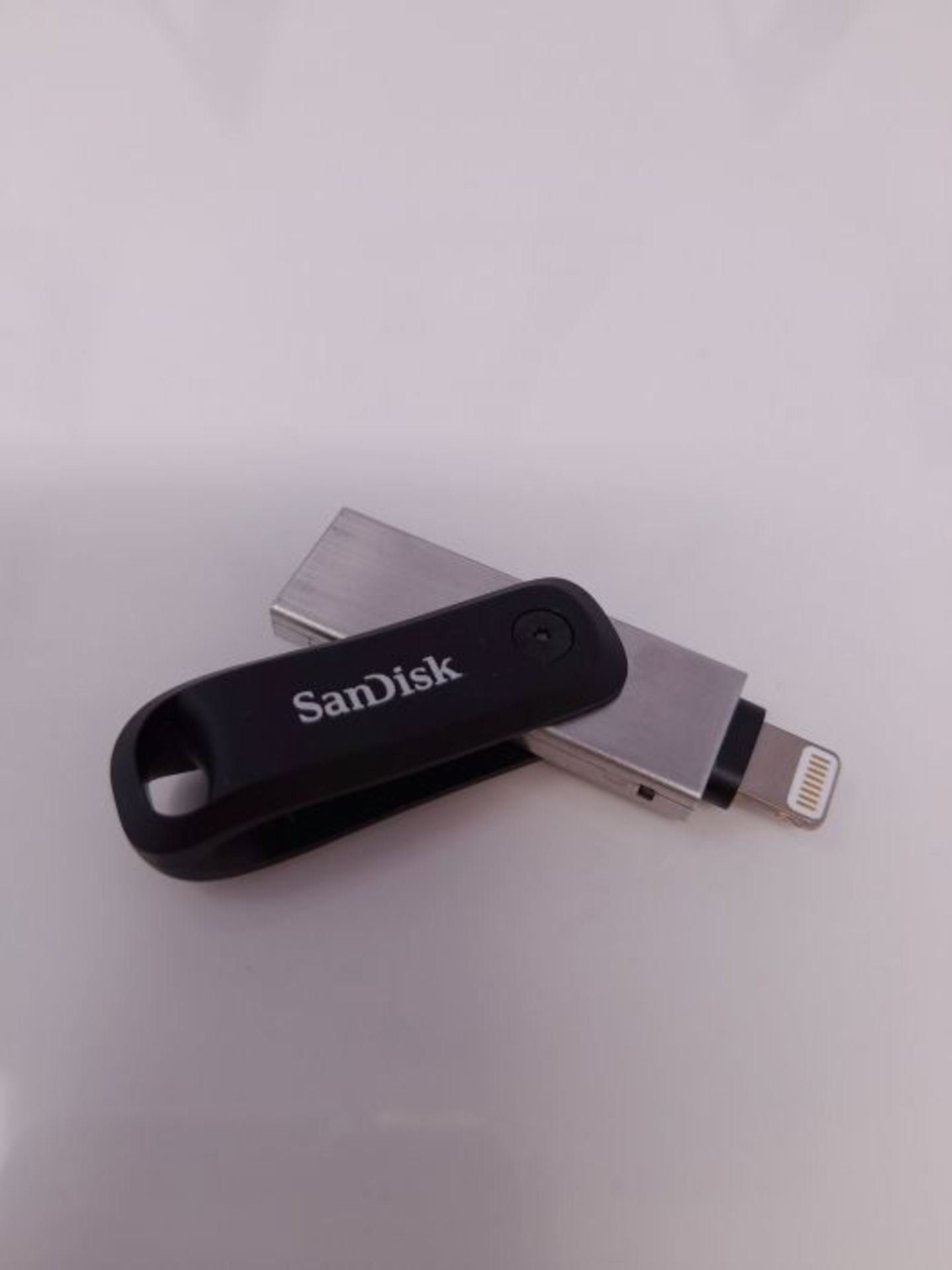 RRP £51.00 SanDisk 128GB iXpand USB Flash Drive Go for your iPhone and iPad - Image 2 of 2