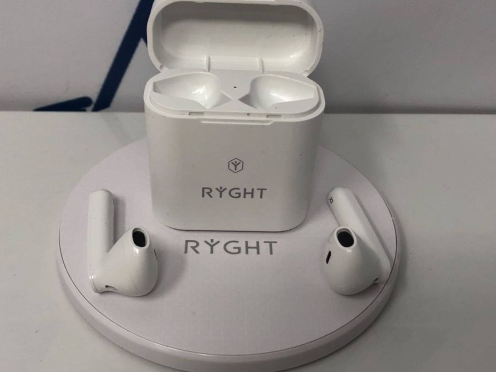 RYGHT Jam+ R480316 Wireless Headphones + Induction Charger - White - Image 3 of 3