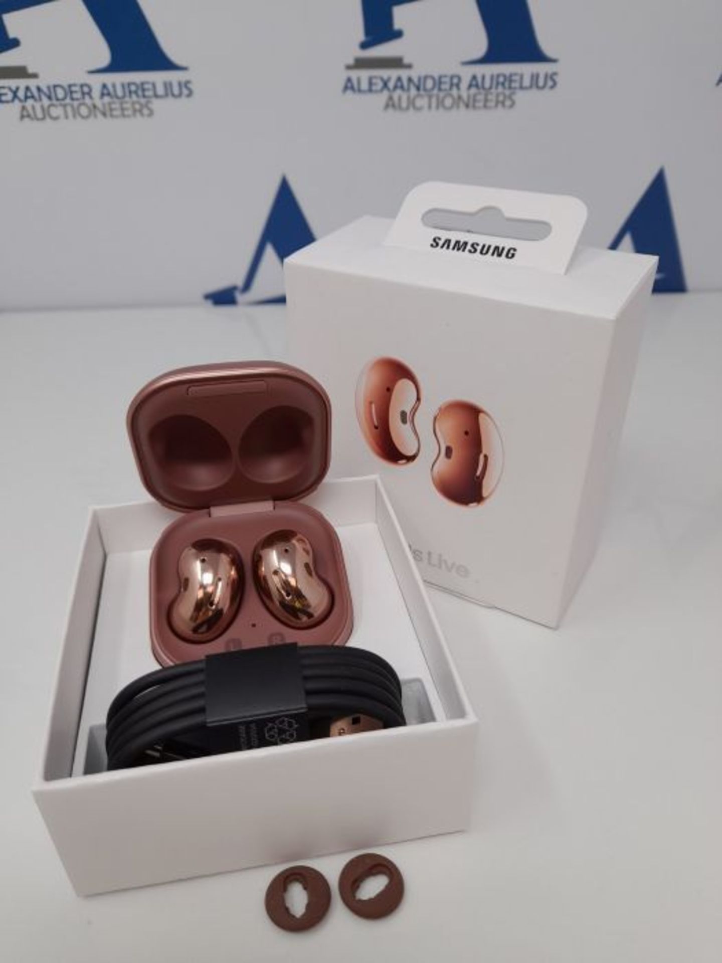 RRP £85.00 Samsung Galaxy Buds Live Wireless Earphones Mystic Bronze (UK Version) - Image 2 of 3