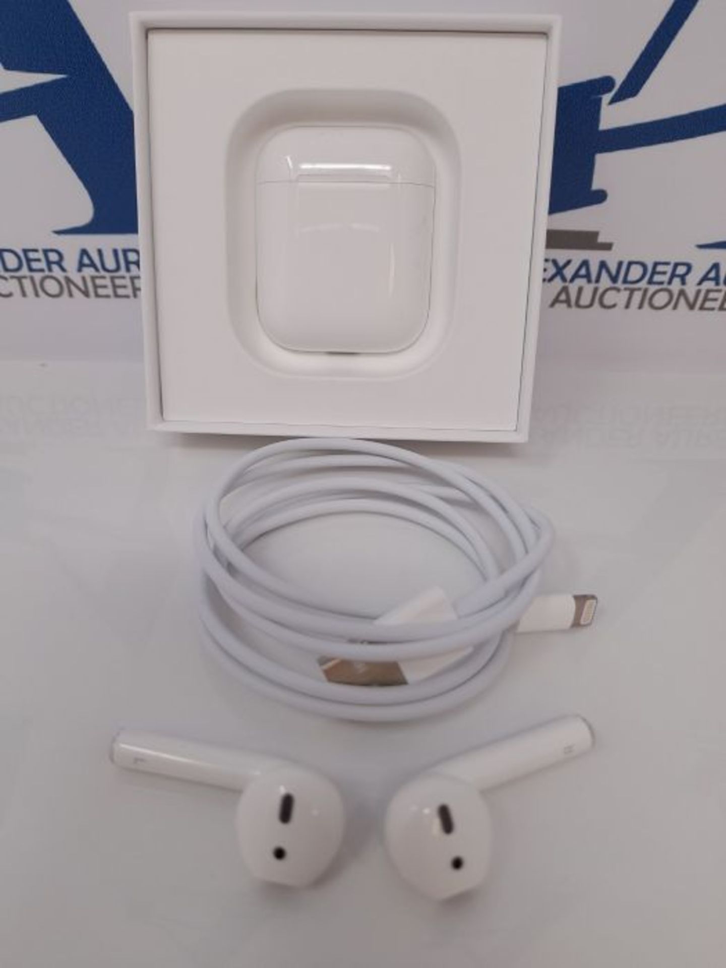 RRP £136.00 Apple AirPods with wired Charging Case (2nd generation) - Image 2 of 3