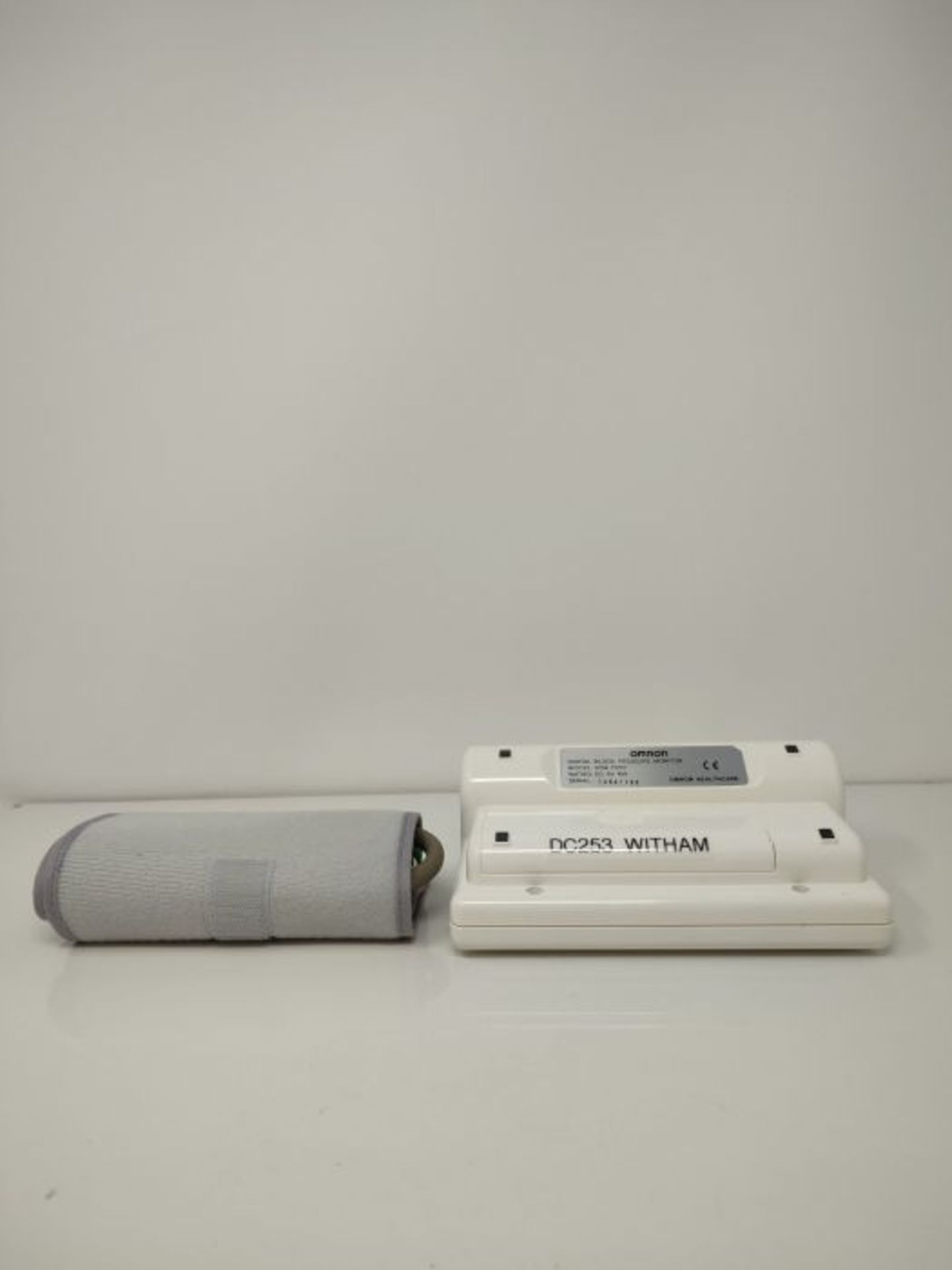 RRP £51.00 A & D UA-702 Digital Blood Pressure Monitor - Image 2 of 2
