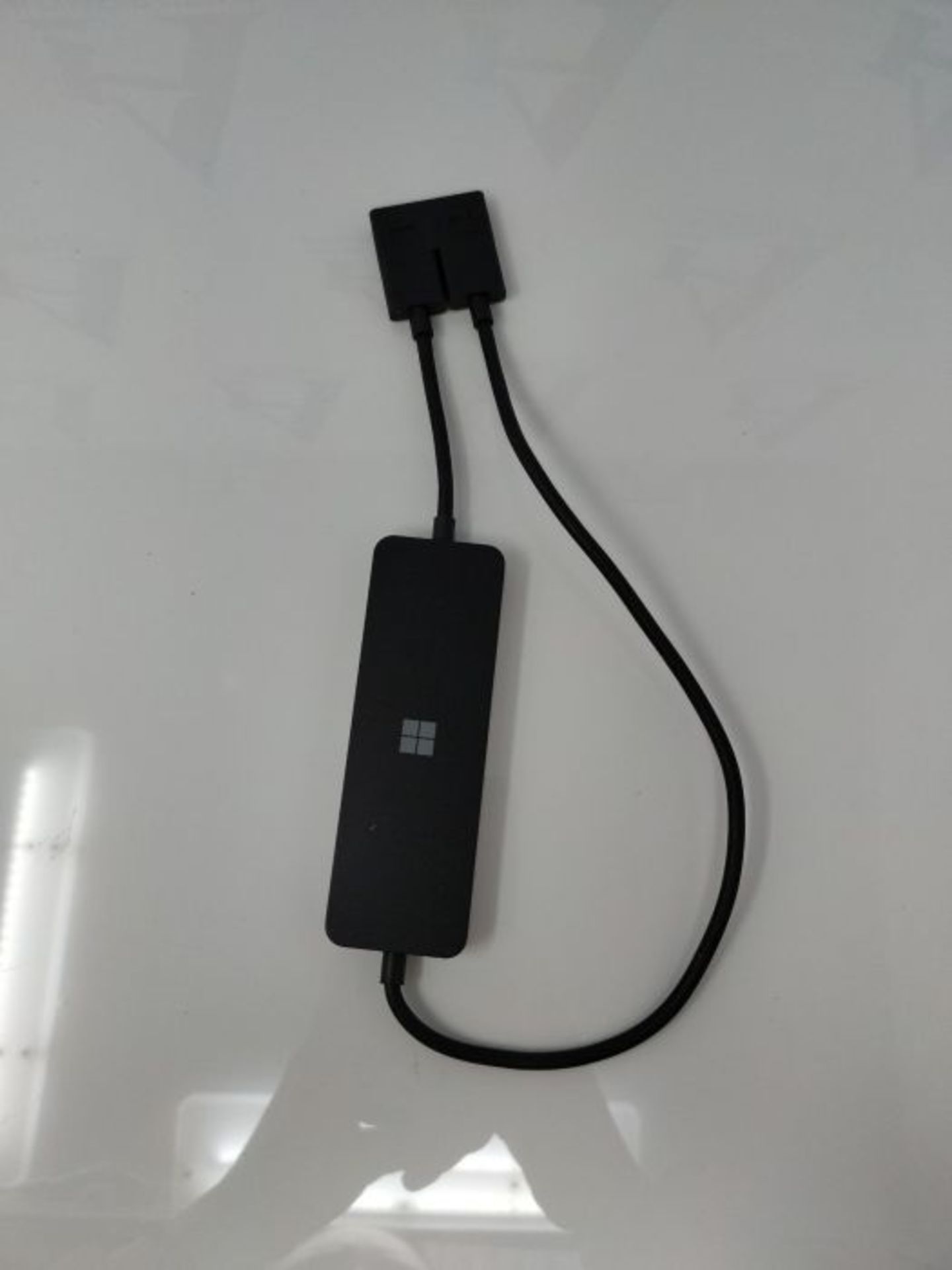 RRP £51.00 Microsoft 4K Wireless Display Adaptor for Wireless Screen Transmission Black - Image 3 of 3