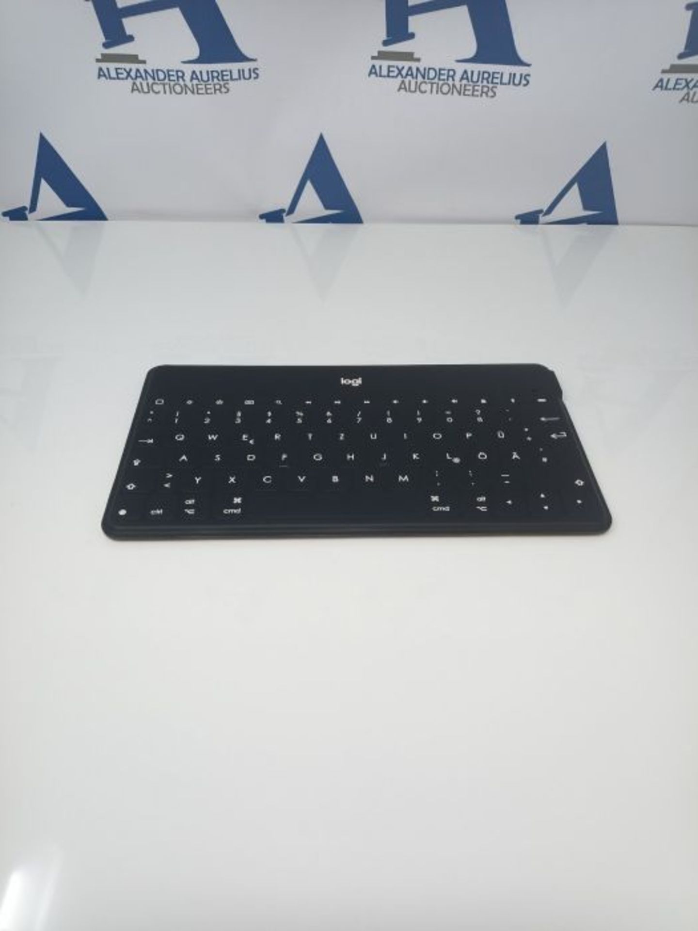 RRP £53.00 Logitech Keys-to-Go Kabellose Tablet-Tastatur, Bluetooth, iOS-Sondertasten, Ultraleich - Image 2 of 3