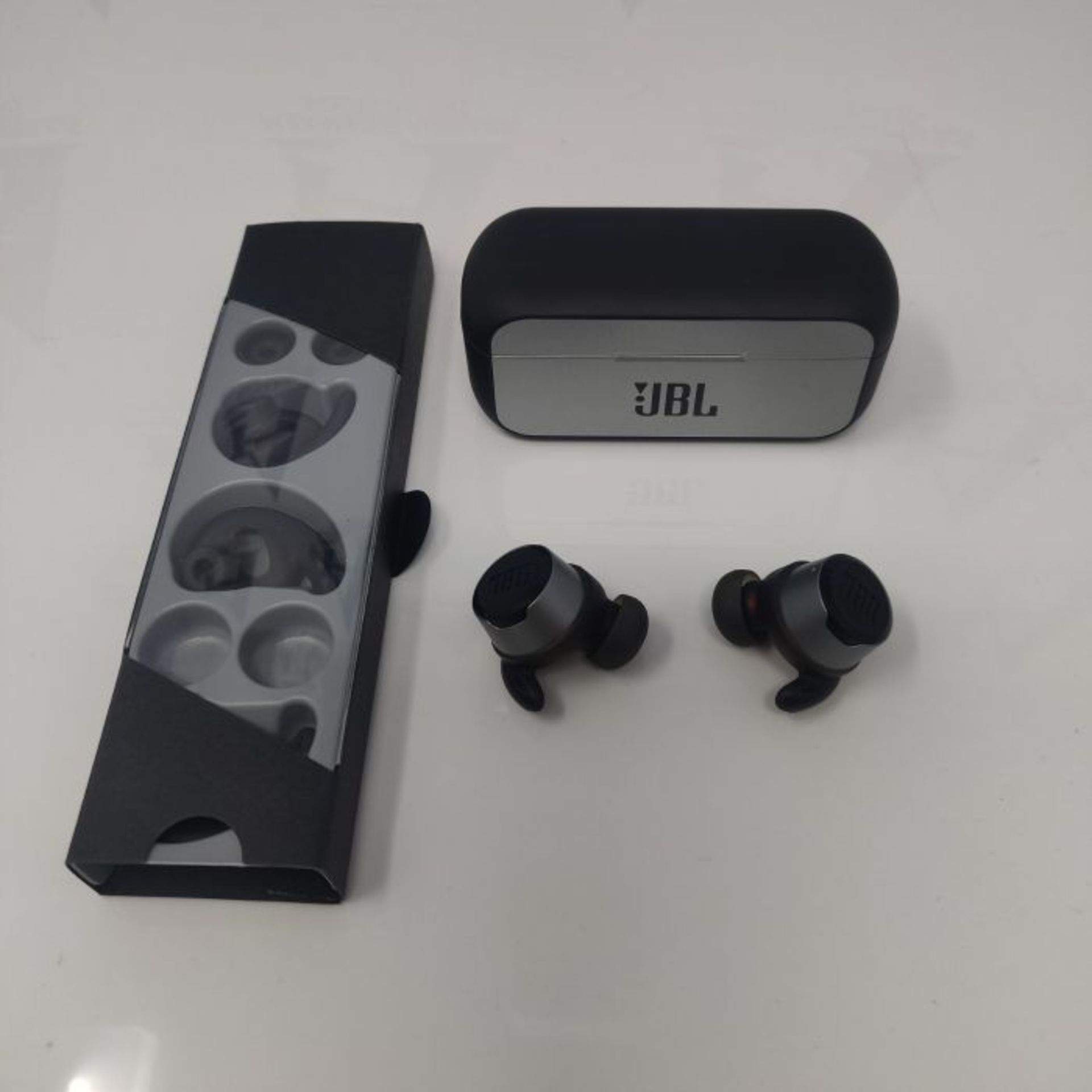 RRP £126.00 JBL Reflect Flow - Truly Wireless in-Ear Sport Headphones in Black - Image 3 of 3