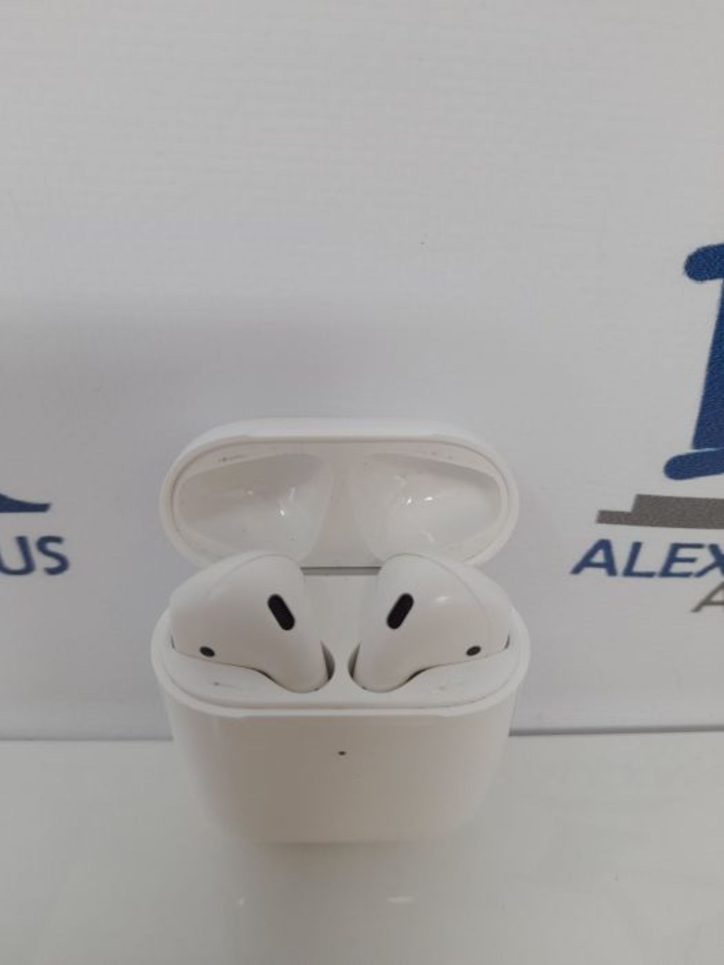 RRP £171.00 Apple AirPods con custodia di??ricarica wireless (seconda generazione)