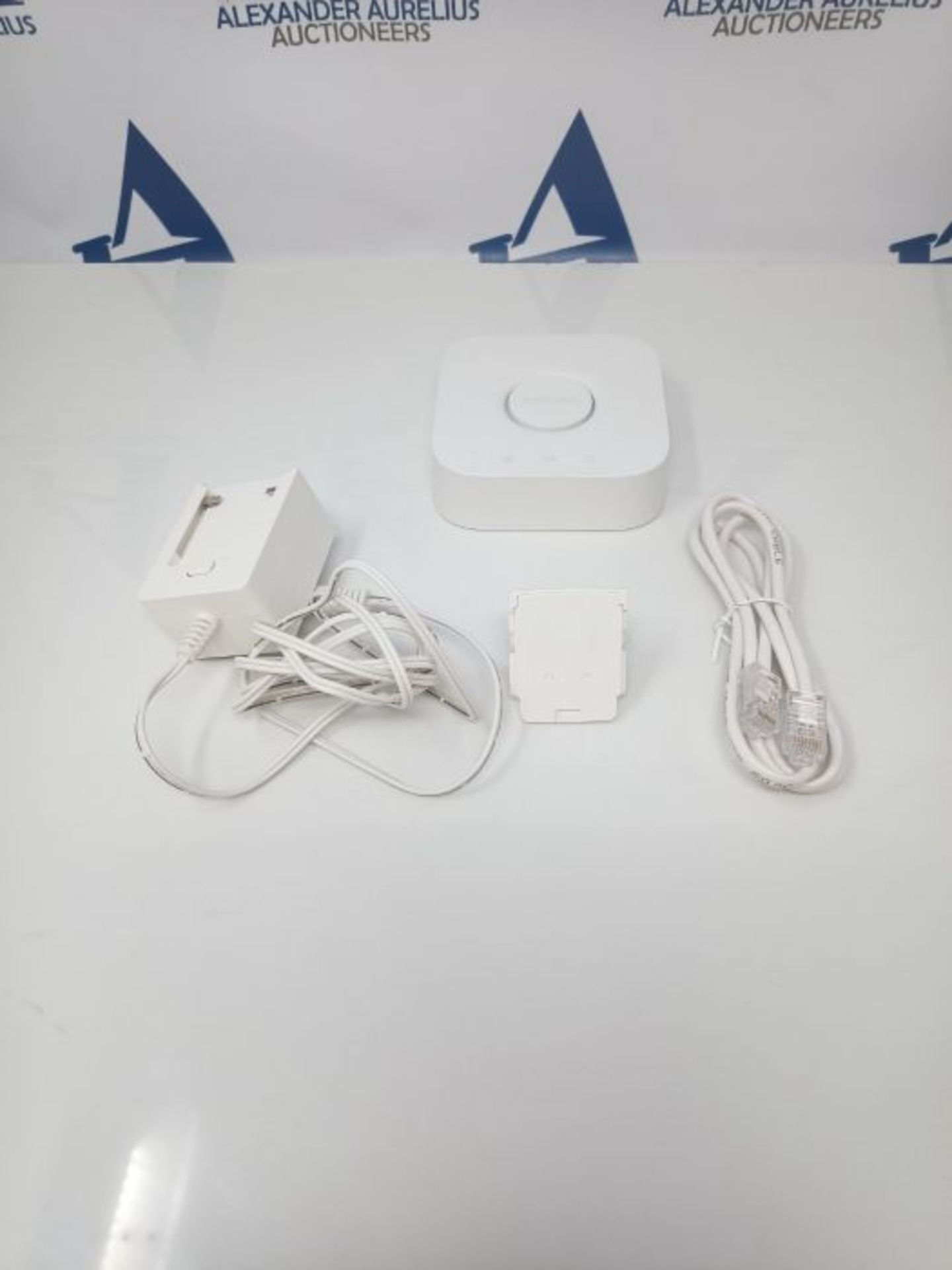 RRP £53.00 Philips Hue Bridge, zentrales, intelligentes Steuerelement des Hue Systems - Image 2 of 2