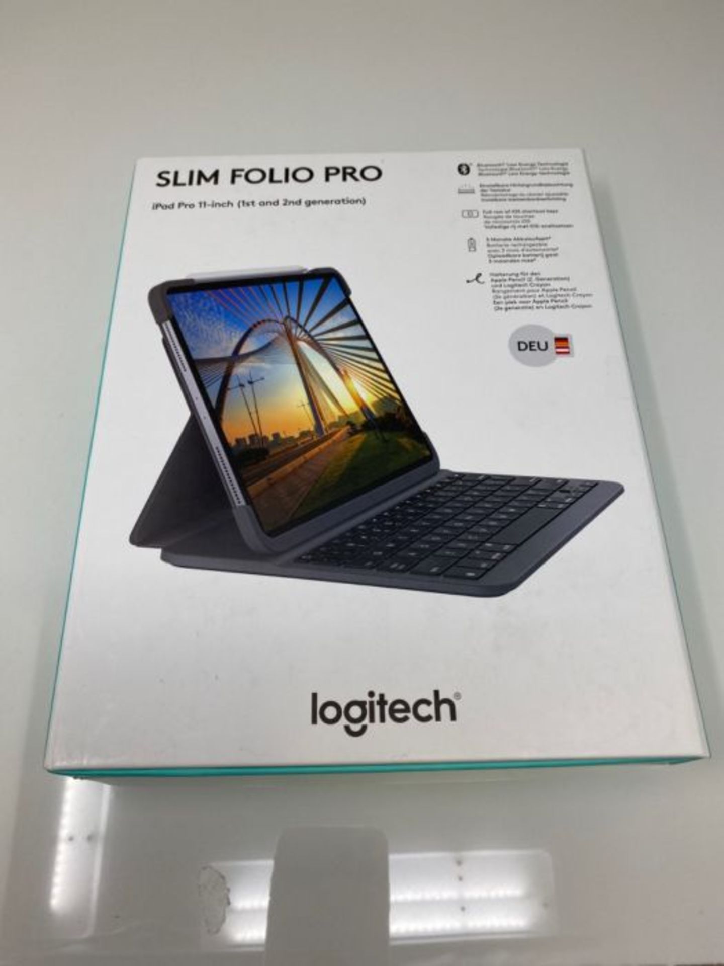 RRP £79.00 Logitech Slim Folio Pro for 11 inch iPad Pro (1st & 2nd Gen), QWERTZ German layout - Image 2 of 3