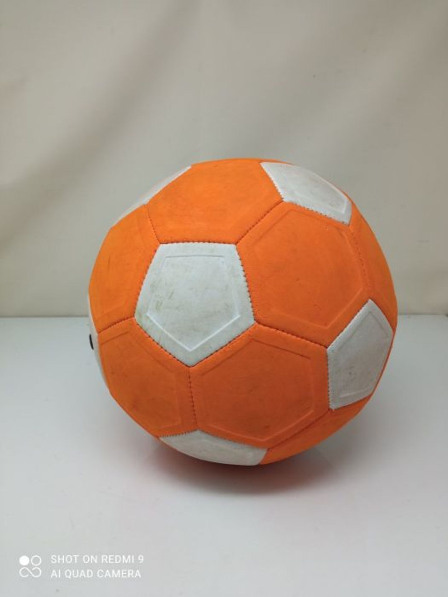 RRP £50.00 KICKER BALL Kinder Ballon02 Der Ball spielt wie EIN Profi  bekannt aus dem Fernsehe