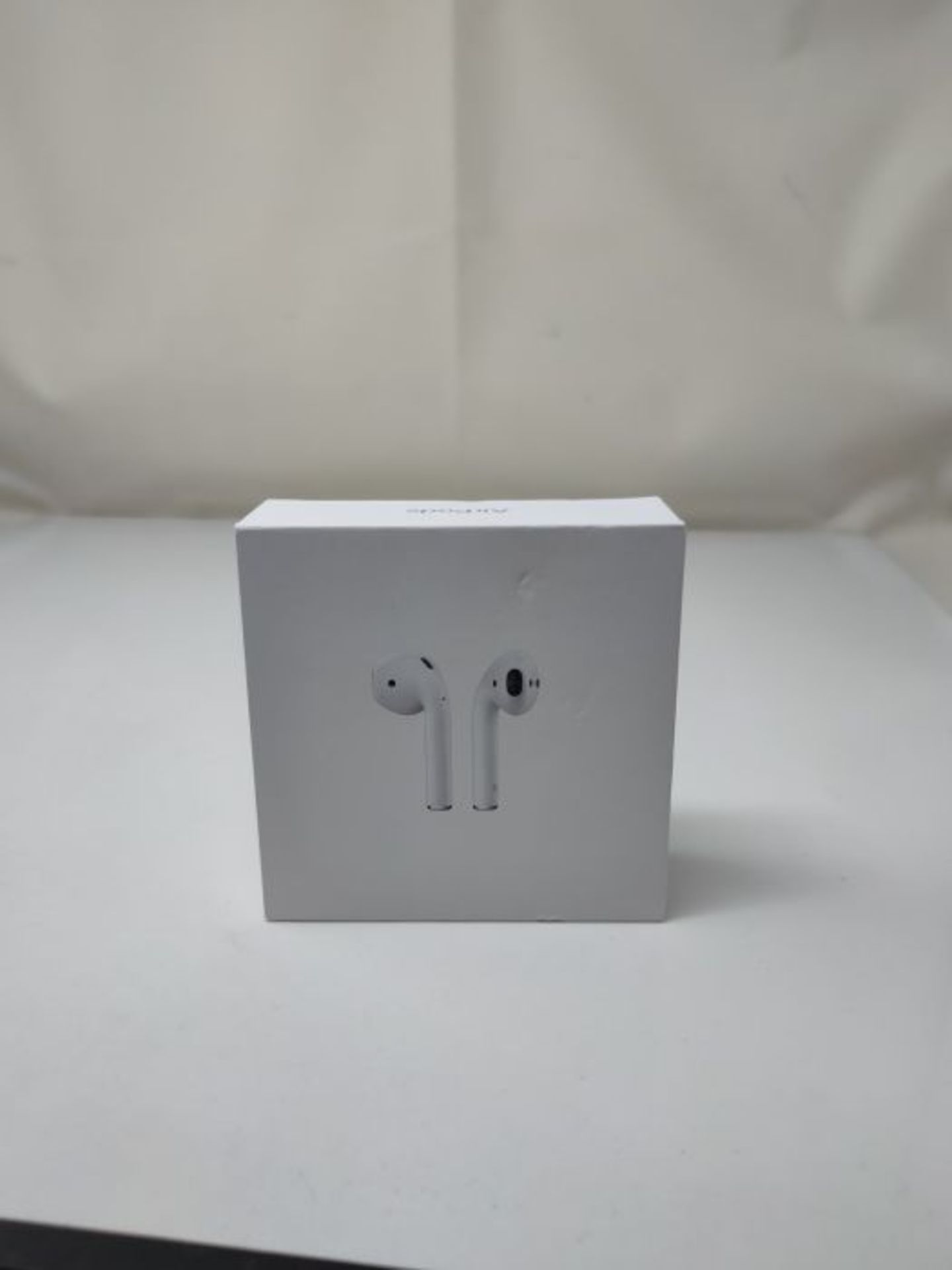 RRP £159.00 Apple AirPods with Charging Case (Wired) - Image 2 of 3