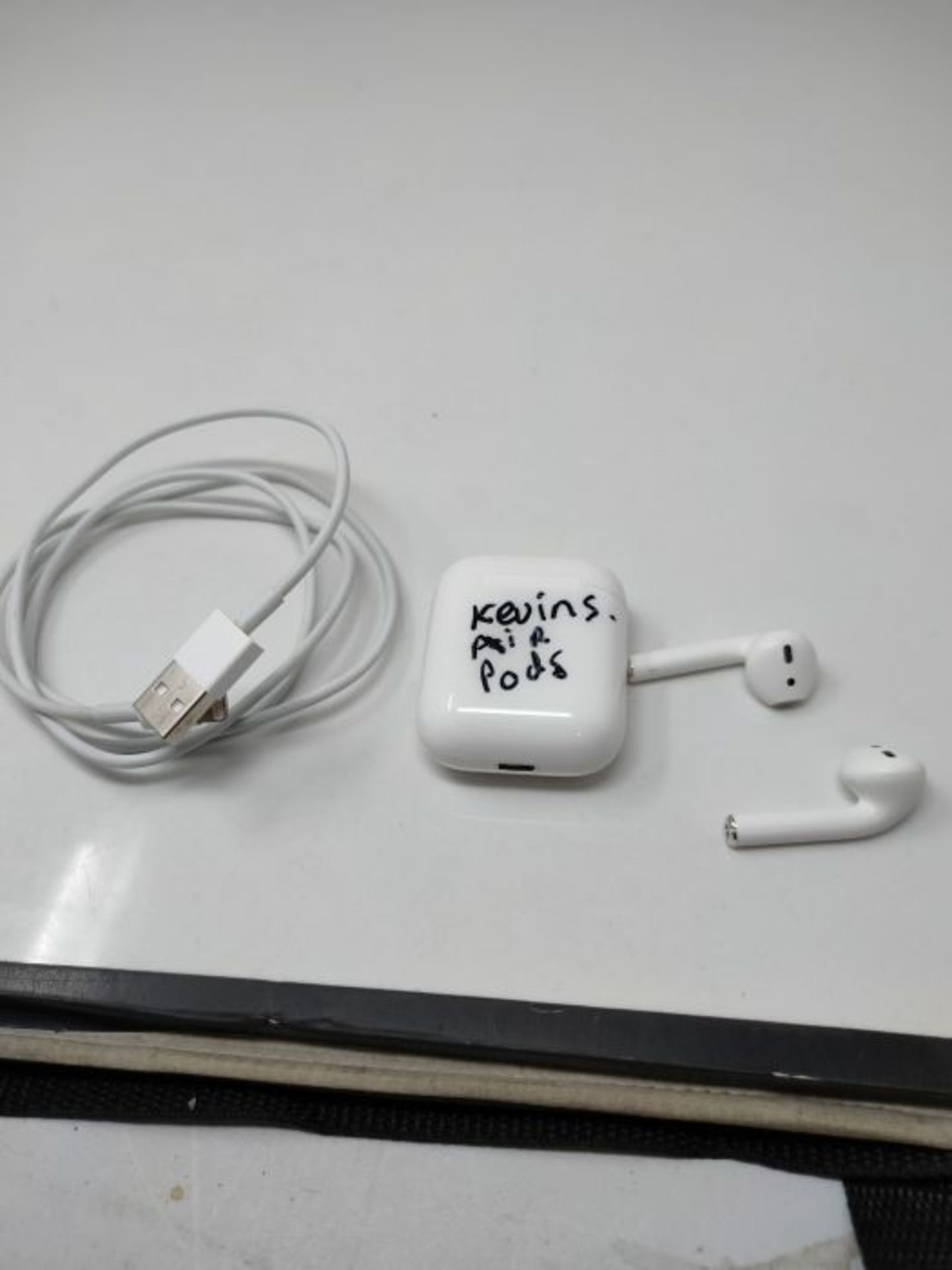 RRP £159.00 Apple AirPods with Charging Case (Wired) - Image 3 of 3