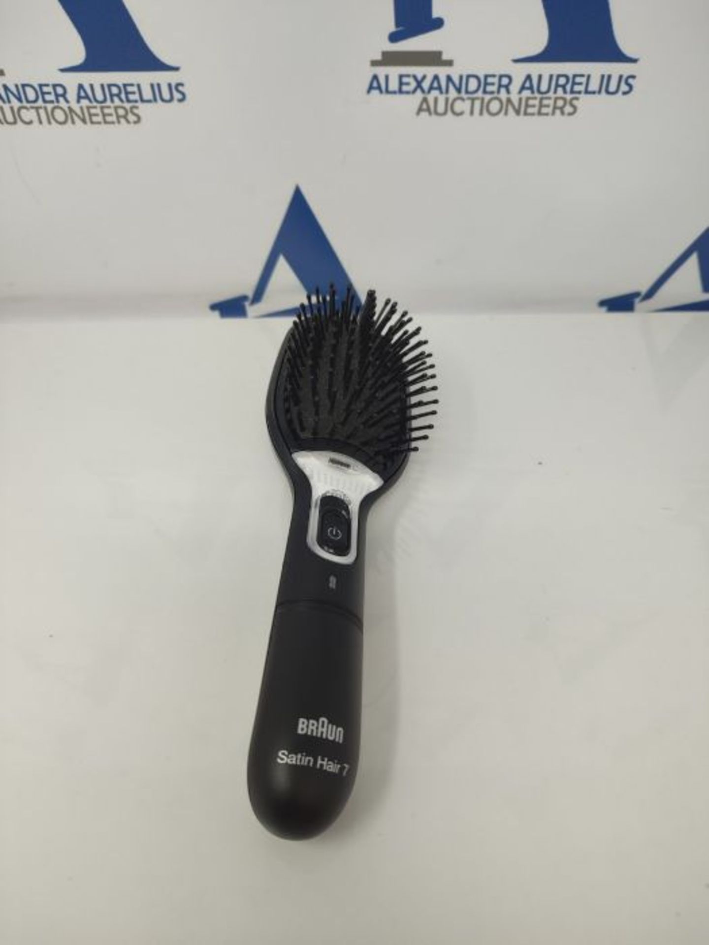 Braun Satin Iontech Black Brush - Image 2 of 2