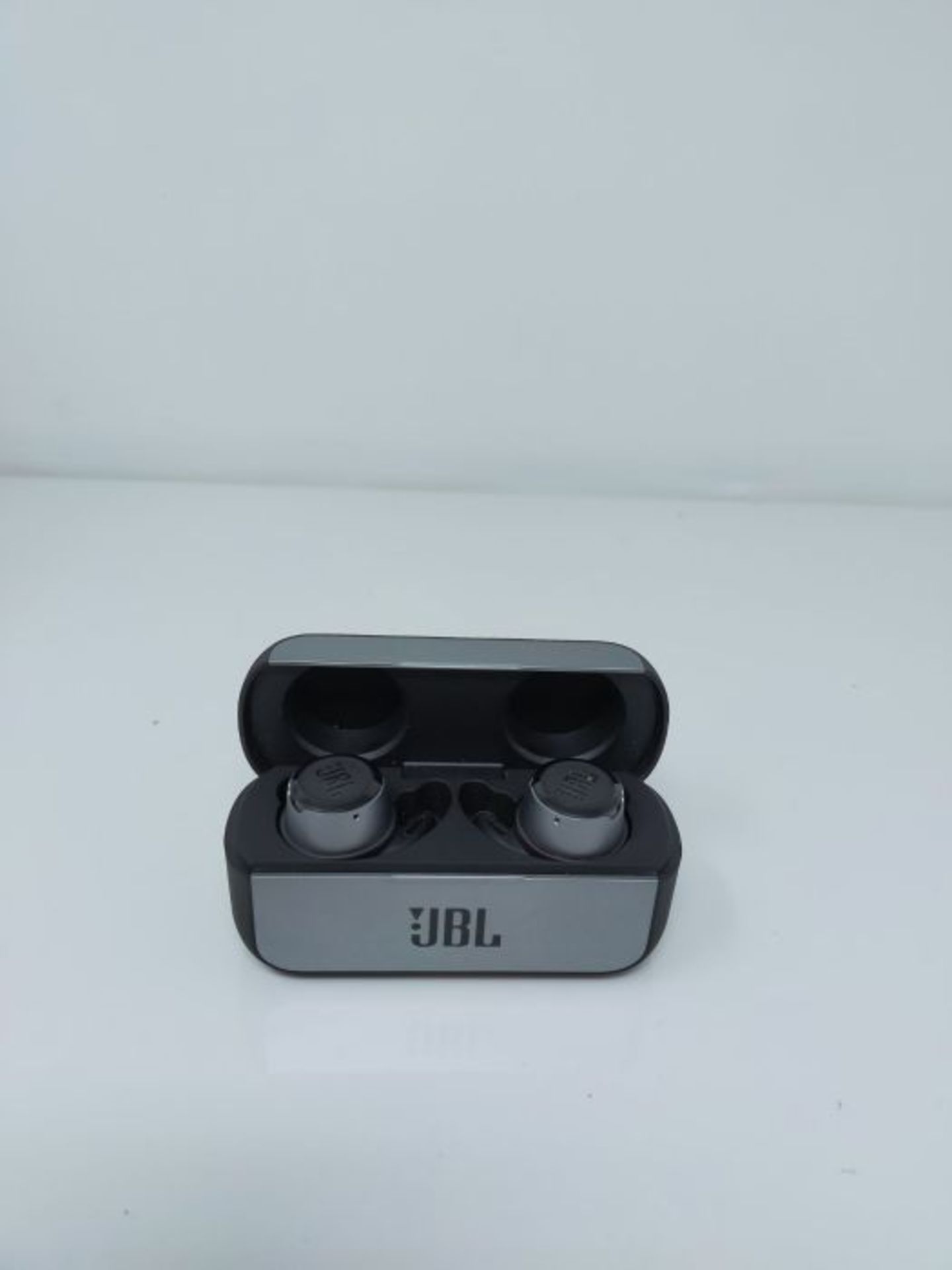 RRP £100.00 JBL Reflect Flow - Truly Wireless in-Ear Sport Headphones in Black - Image 6 of 6