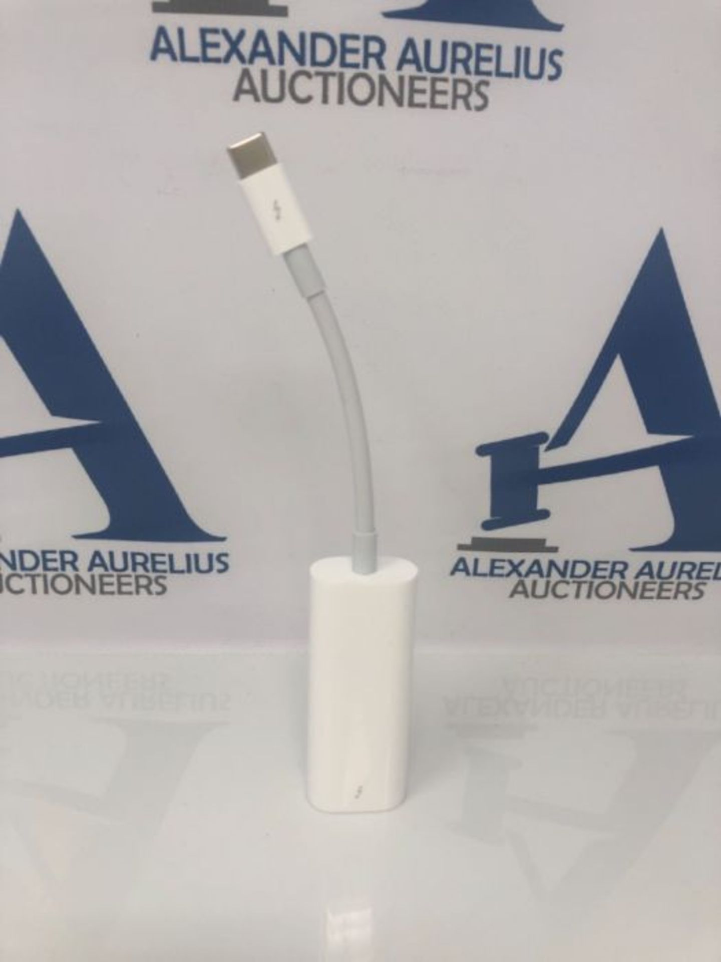 RRP £51.00 Apple Thunderbolt 3 (USB-C) to Thunderbolt 2 Adapter - Image 2 of 3